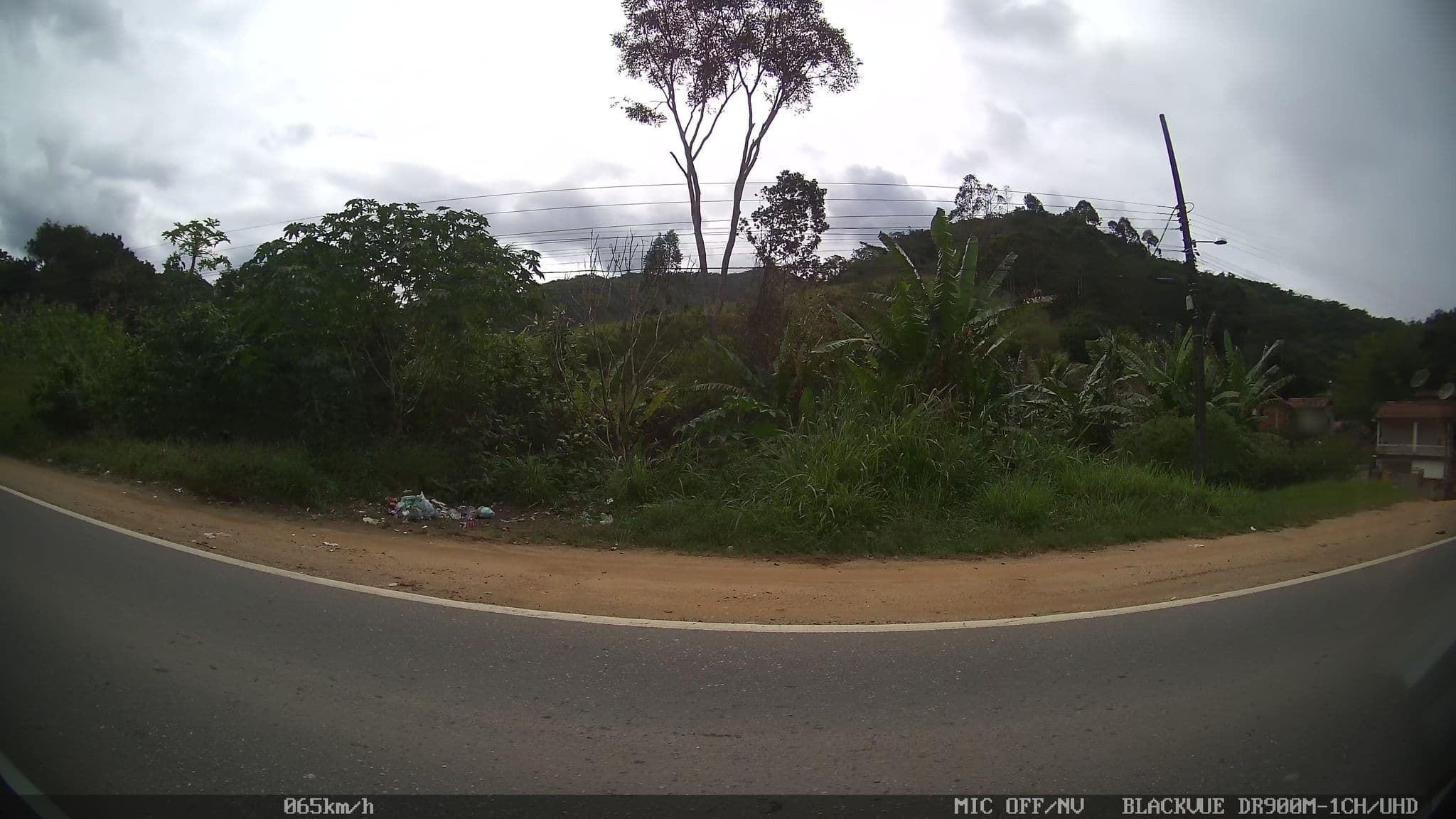 Street view near Pousada Vale do Eden, Saquarema — © kaart_2 (CC BY-SA · Mapillary)