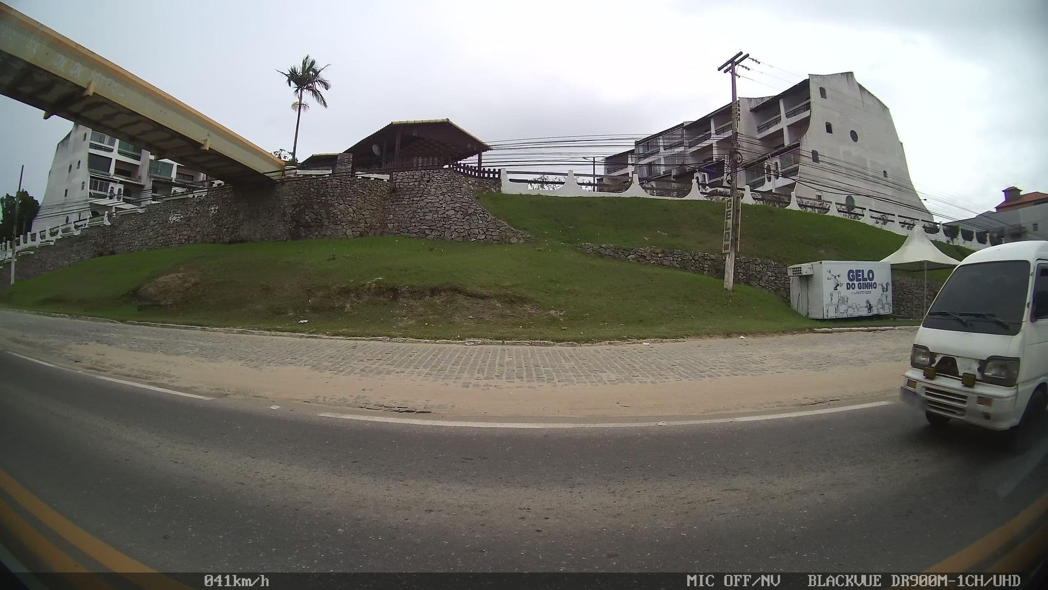 Street view near Villas Romanas Apart Hotel, Iguaba Grande — © kaart_2 (CC BY-SA · Mapillary)