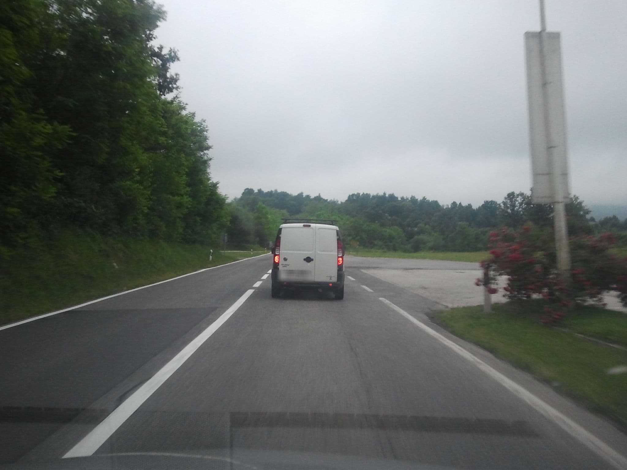 Street view near Rooms Pino, Slunj — © hbogner (CC BY-SA · Mapillary)