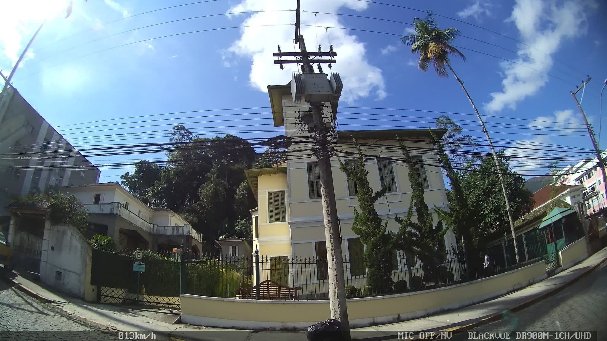 Street view near Hostel Vila de Gaia, Petrópolis — © kaart_1 (CC BY-SA · Mapillary)