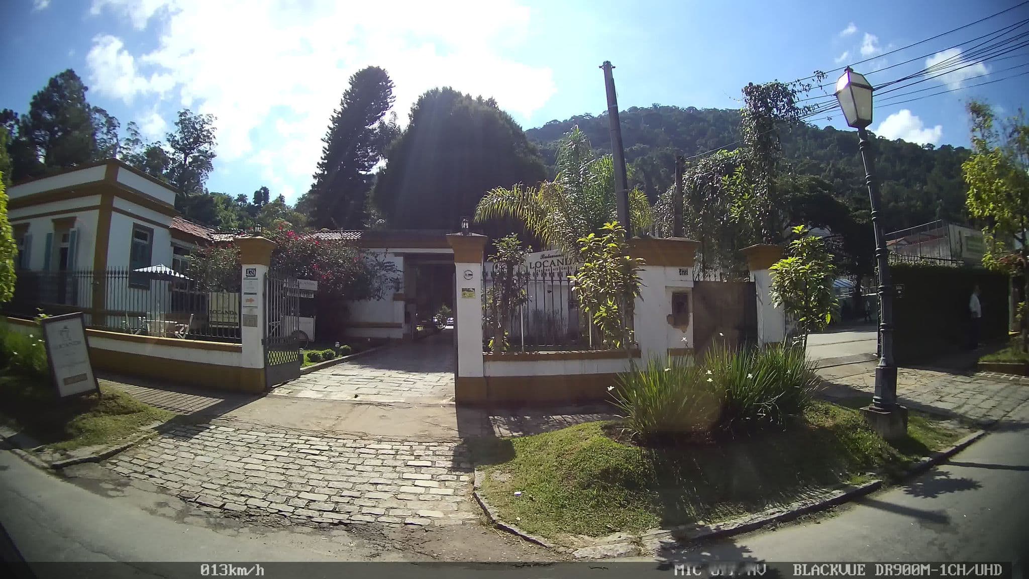 Street view near Cama & Café Catedral, Petrópolis — © kaart_2 (CC BY-SA · Mapillary)