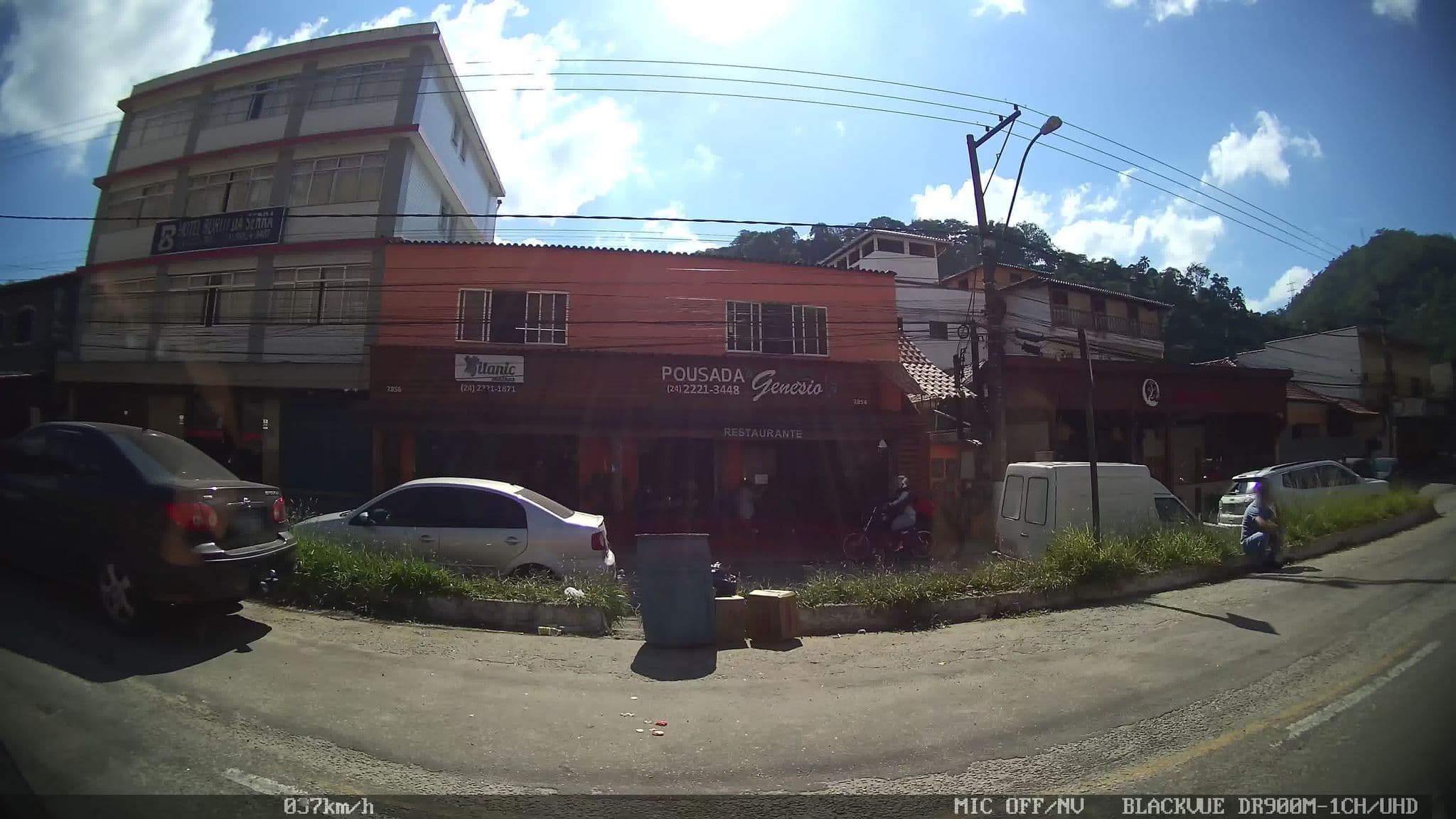 Street view near Hotel Buruti, Petrópolis — © kaart_2 (CC BY-SA · Mapillary)