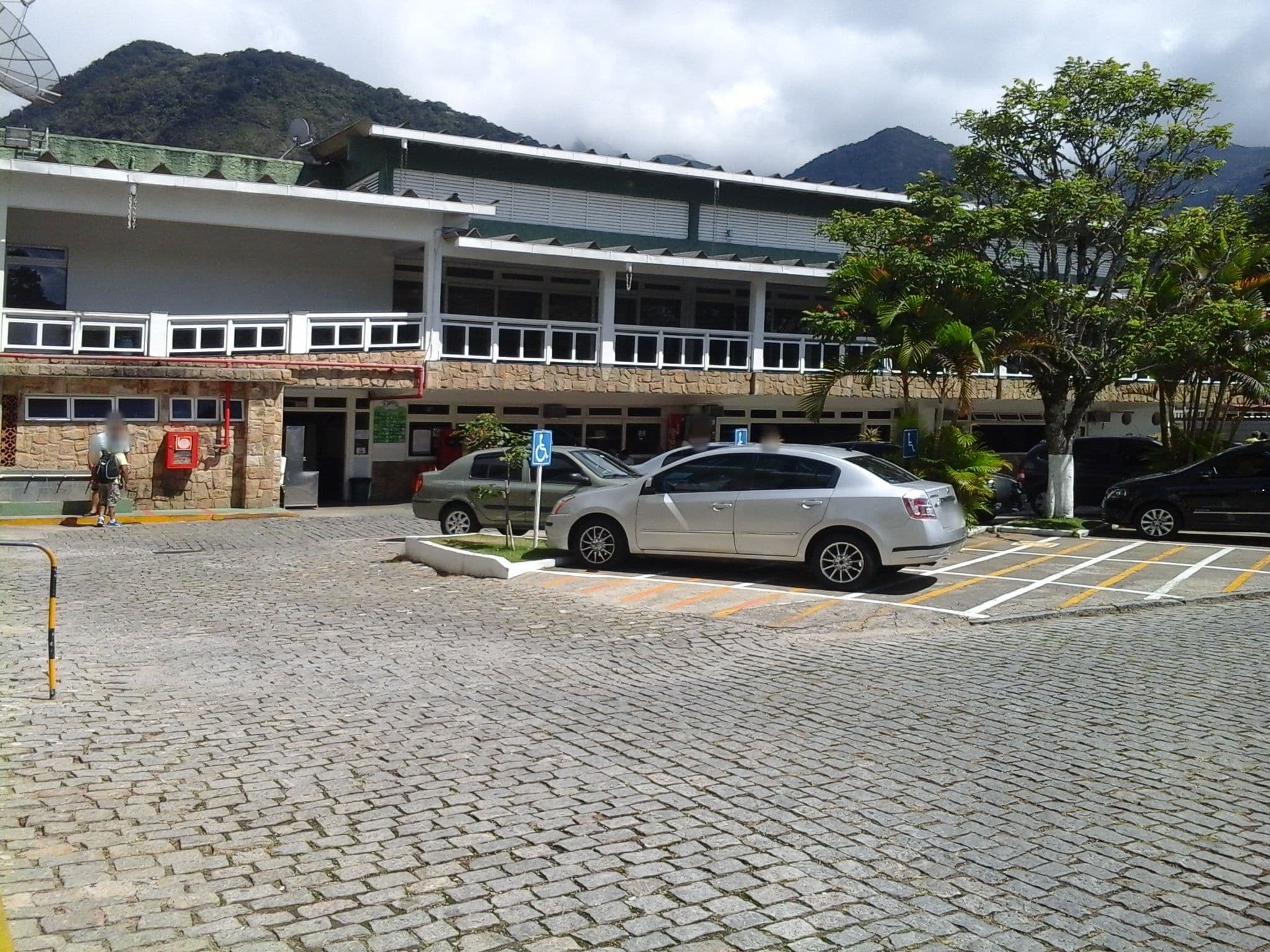 Street view near Pousada Jardim Comary, Teresópolis — © linhares (CC BY-SA · Mapillary)