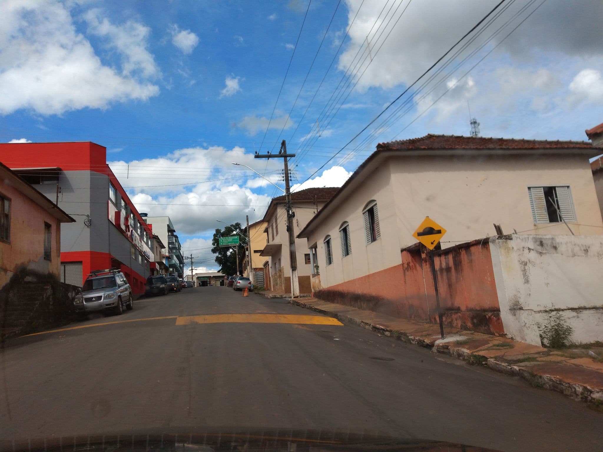 Street view near Pousada Vô Veinha, Luminárias — © diegobiavati (CC BY-SA · Mapillary)