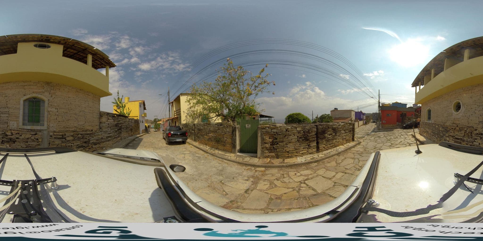 Street view near Pousada Reino Encantado, São Thomé das Letras — © guigandra (CC BY-SA · Mapillary)