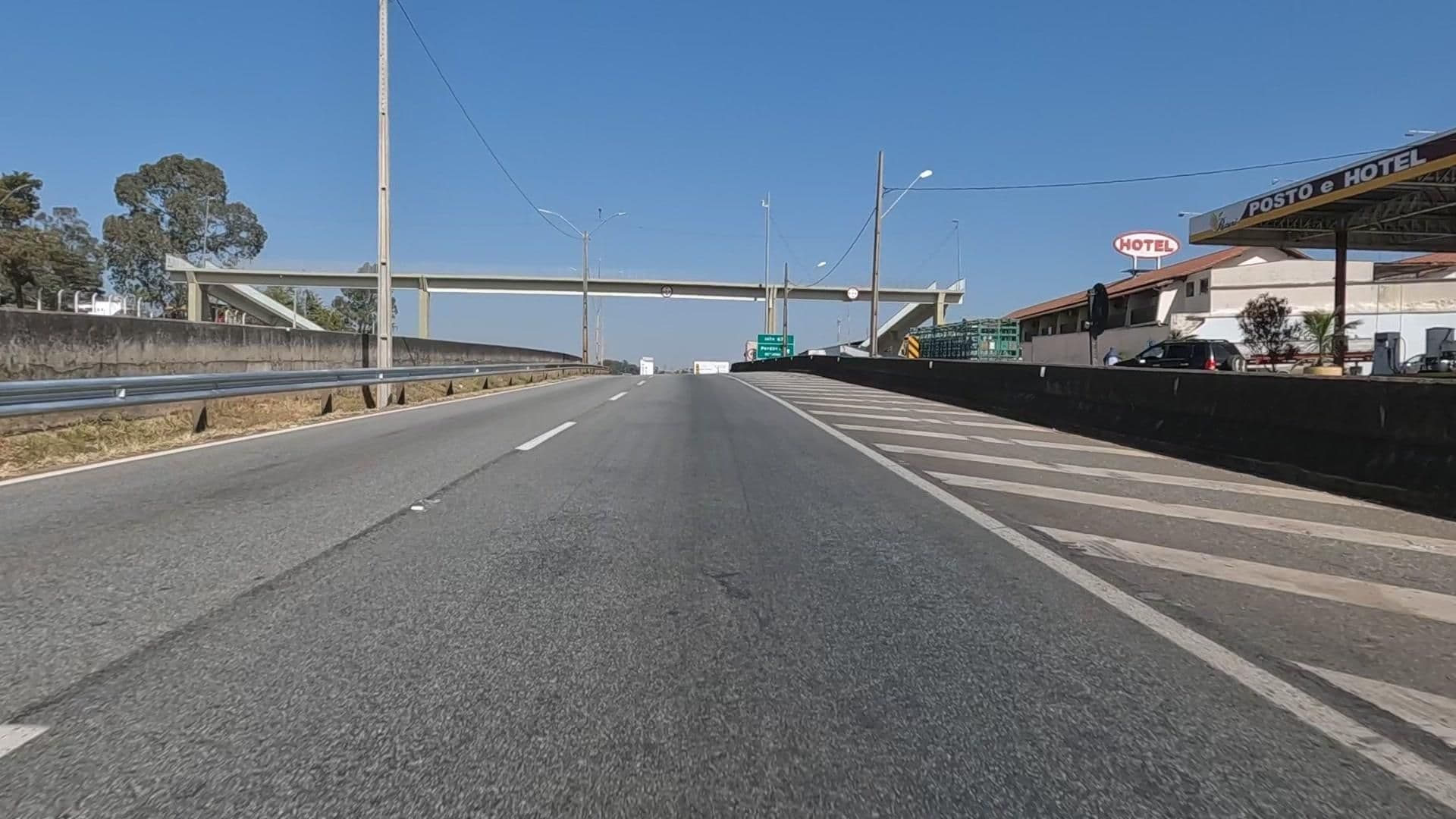 Street view near Hotel Vila Helmar, Perdões — © HOUER (CC BY-SA · Mapillary)