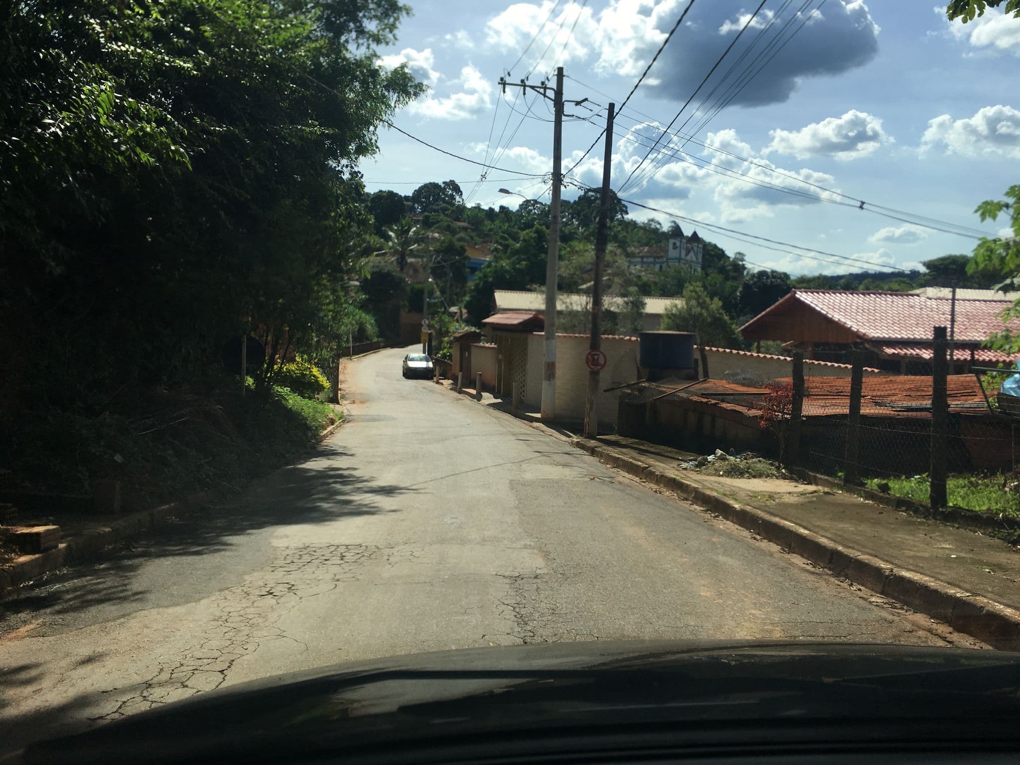 Street view near Pousada Villa Arcádia, Ibirité — © vitordias (CC BY-SA · Mapillary)