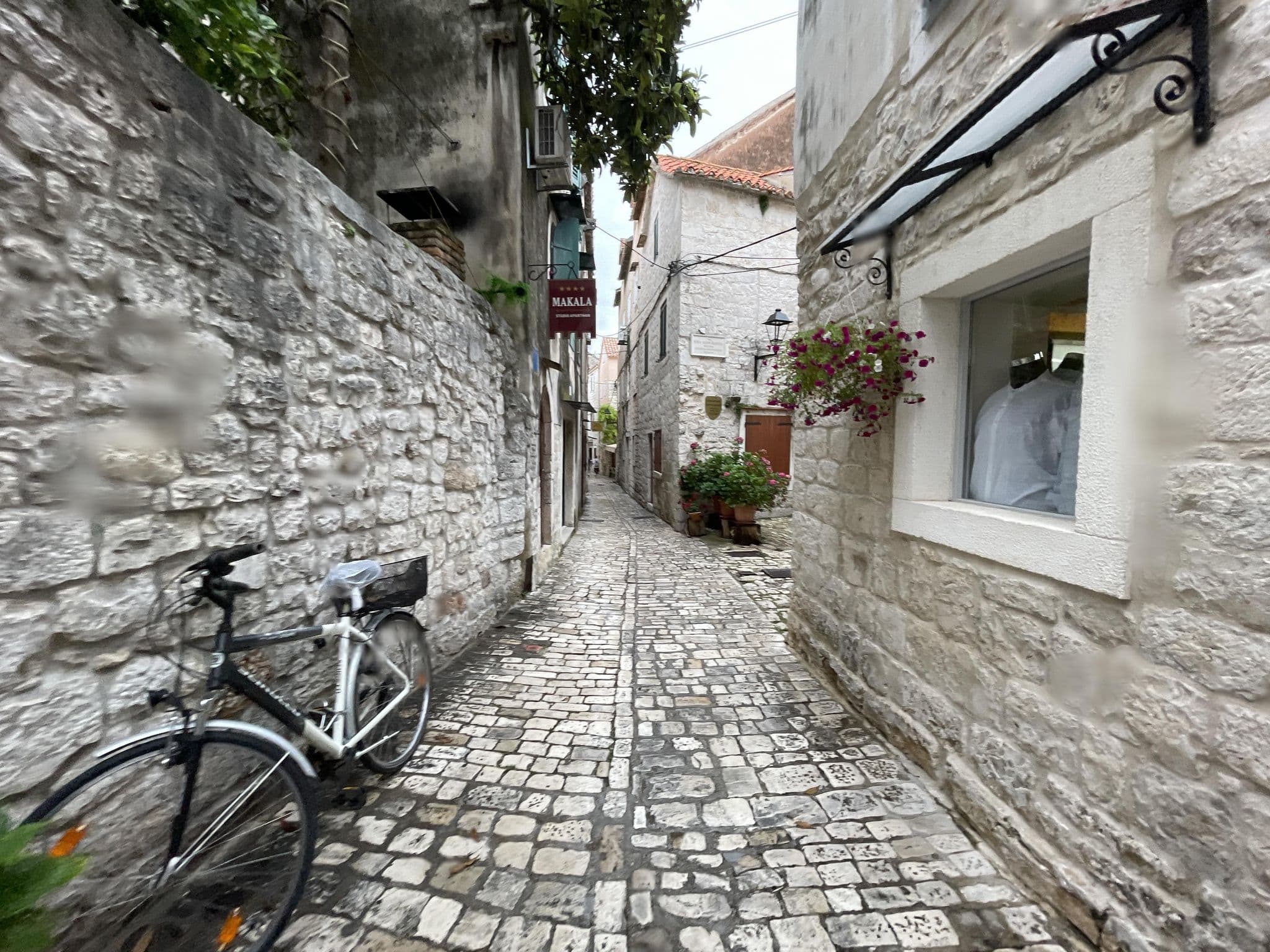 Street view near Villa Makala, Trogir — © filipb (CC BY-SA · Mapillary)