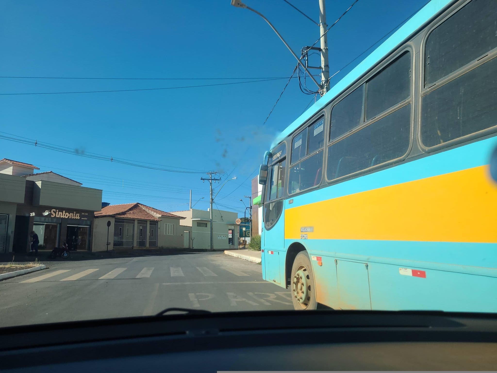 Street view near Pousada Hotel Crystal Ltda ME, Carmo do Paranaíba — © smarzaro (CC BY-SA · Mapillary)