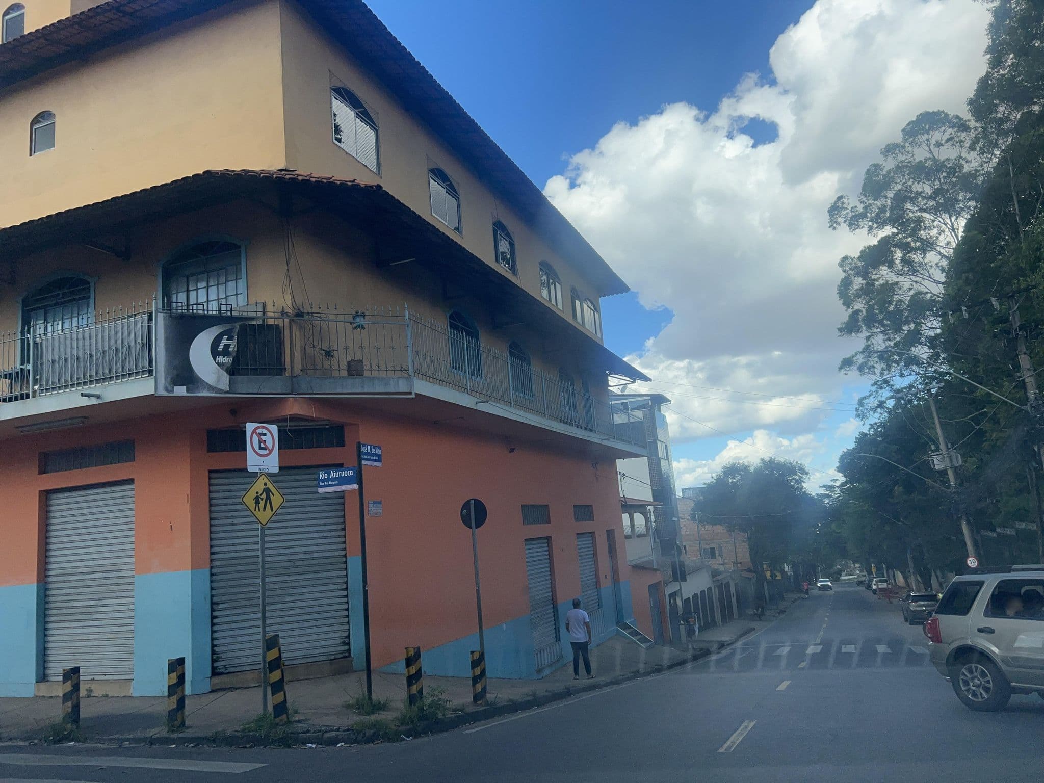 Street view near Hotel Sesc Contagem, Contagem — © Adriana02 (CC BY-SA · Mapillary)