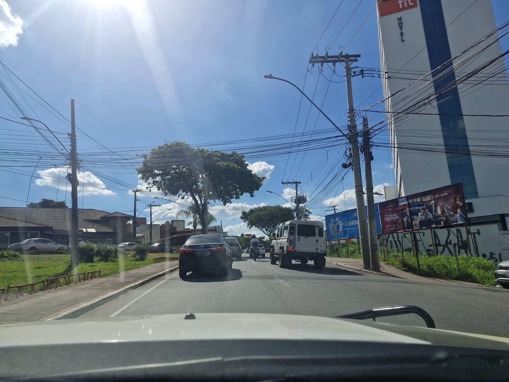 Street view near Go Inn Contagem, Contagem — © hotavyo (CC BY-SA · Mapillary)
