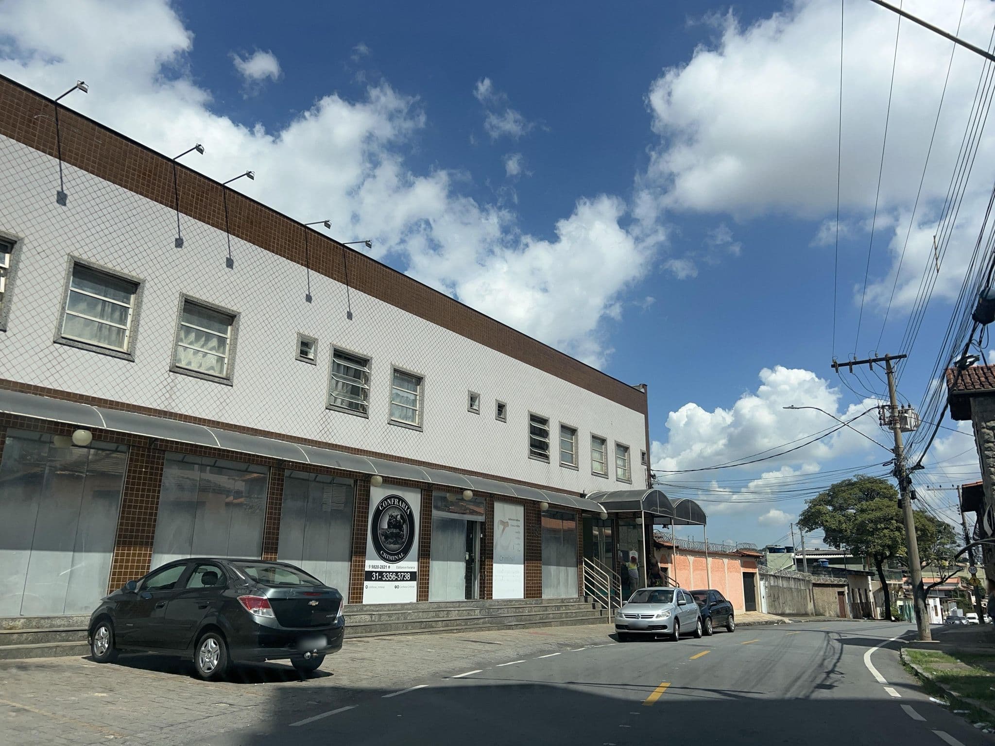 Street view near Hotel Maison Royal, Contagem — © AnaCarol13 (CC BY-SA · Mapillary)