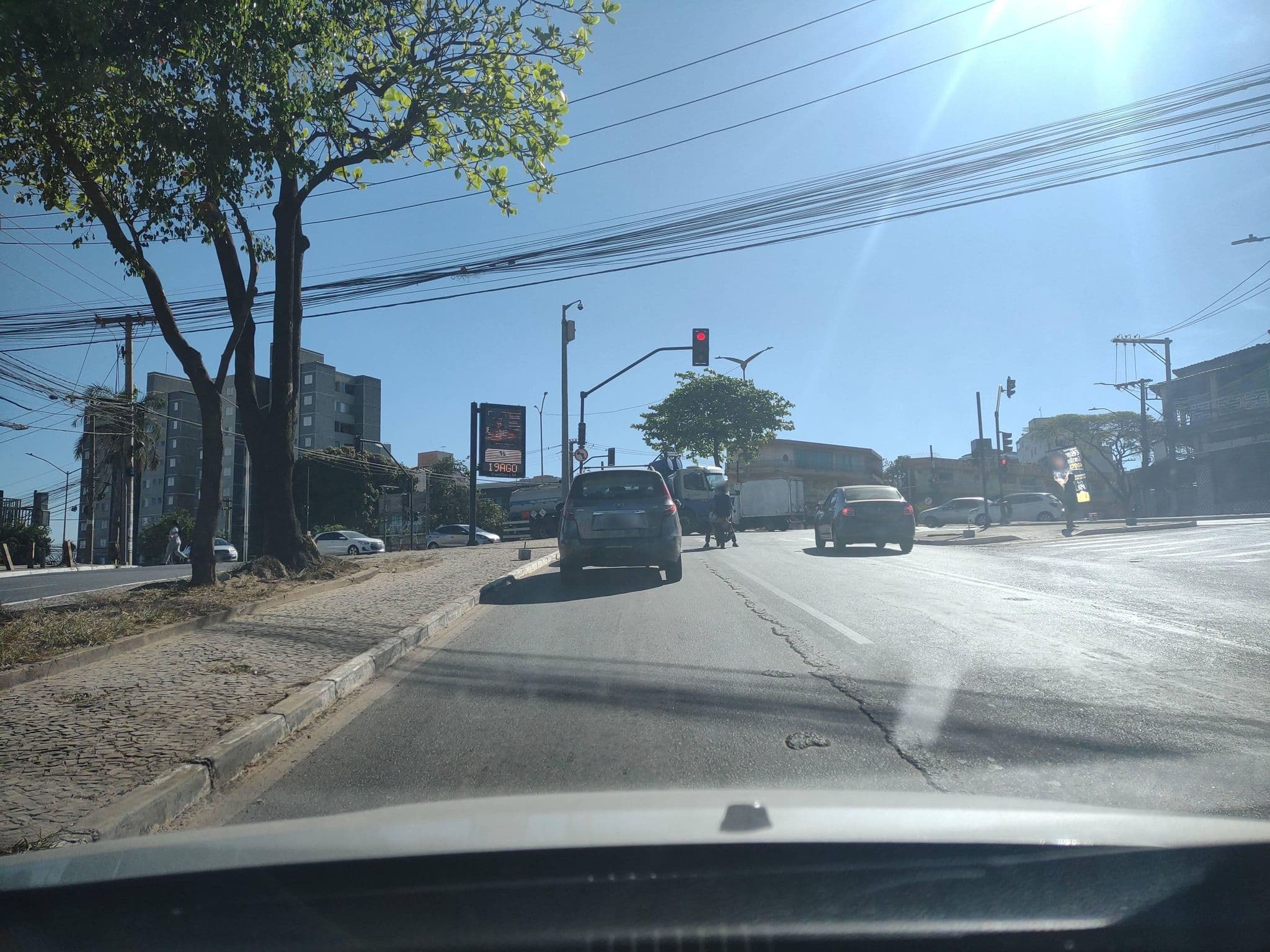 Street view near Vista In Express, Contagem — © hotavyo (CC BY-SA · Mapillary)