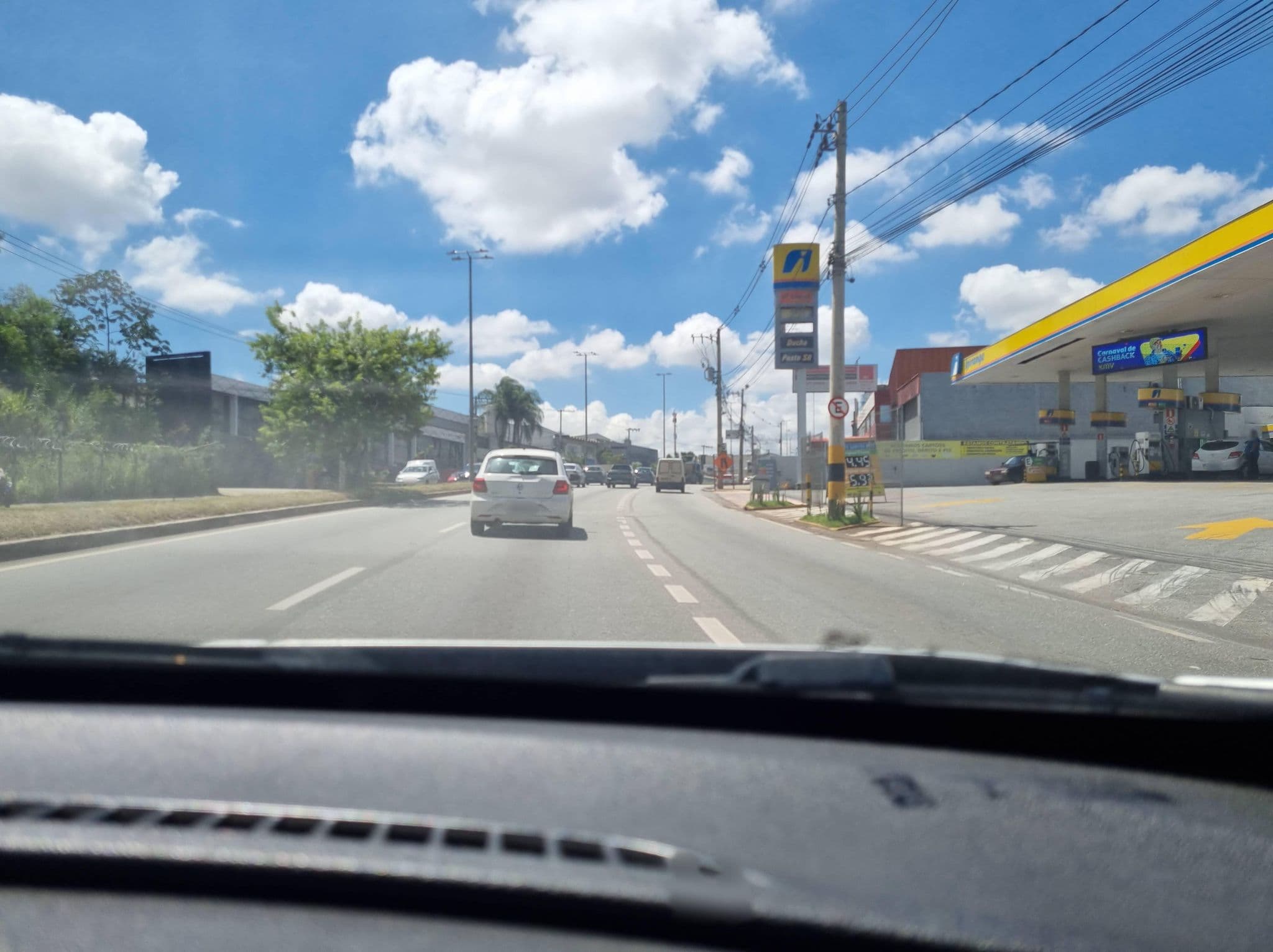 Street view near Sanny Day Motel Ltda, Contagem — © IsabelleMoreira (CC BY-SA · Mapillary)