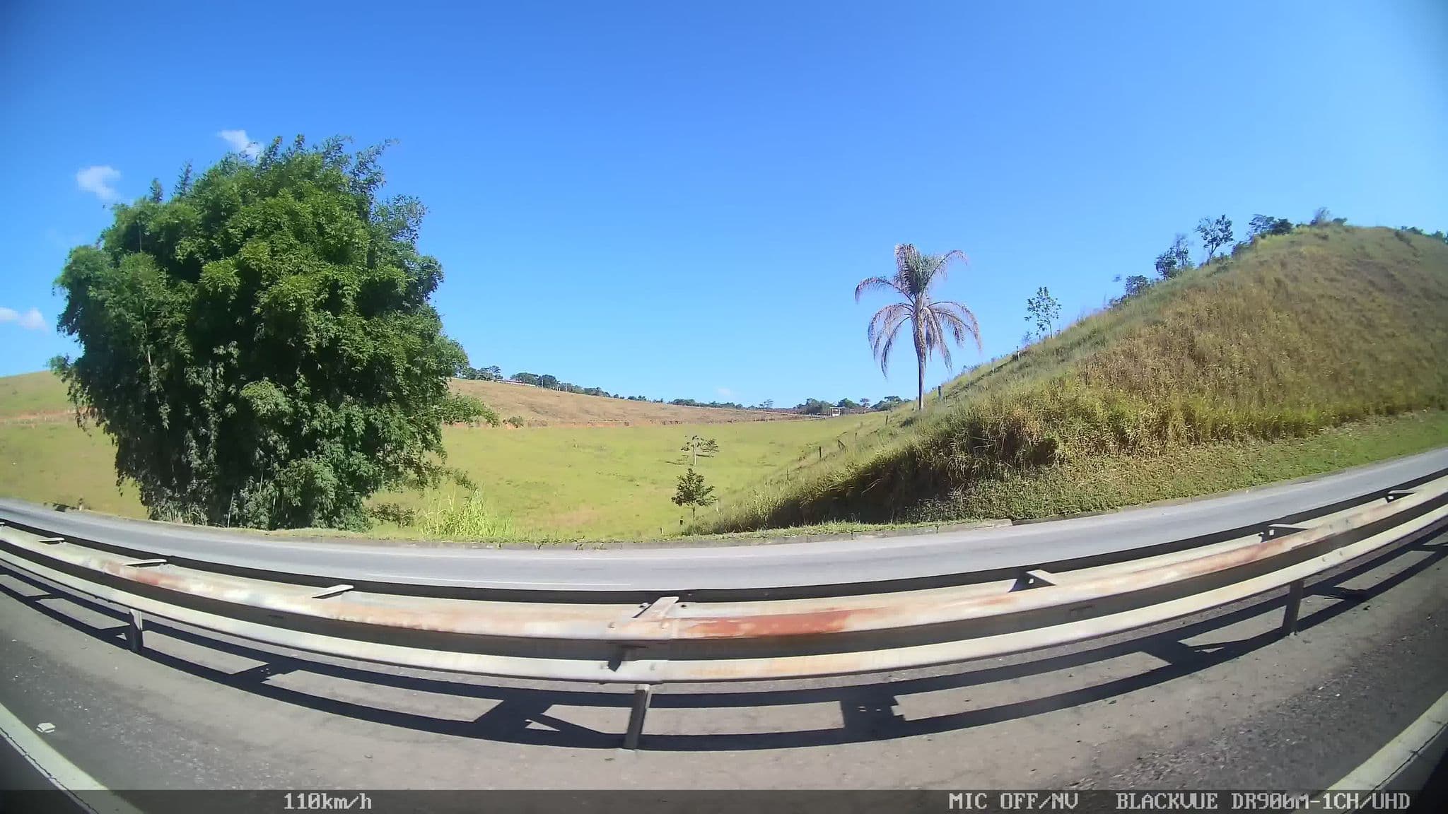 Street view near Hotel Fazenda Morro Grande, Simão Pereira — © kaart_2 (CC BY-SA · Mapillary)