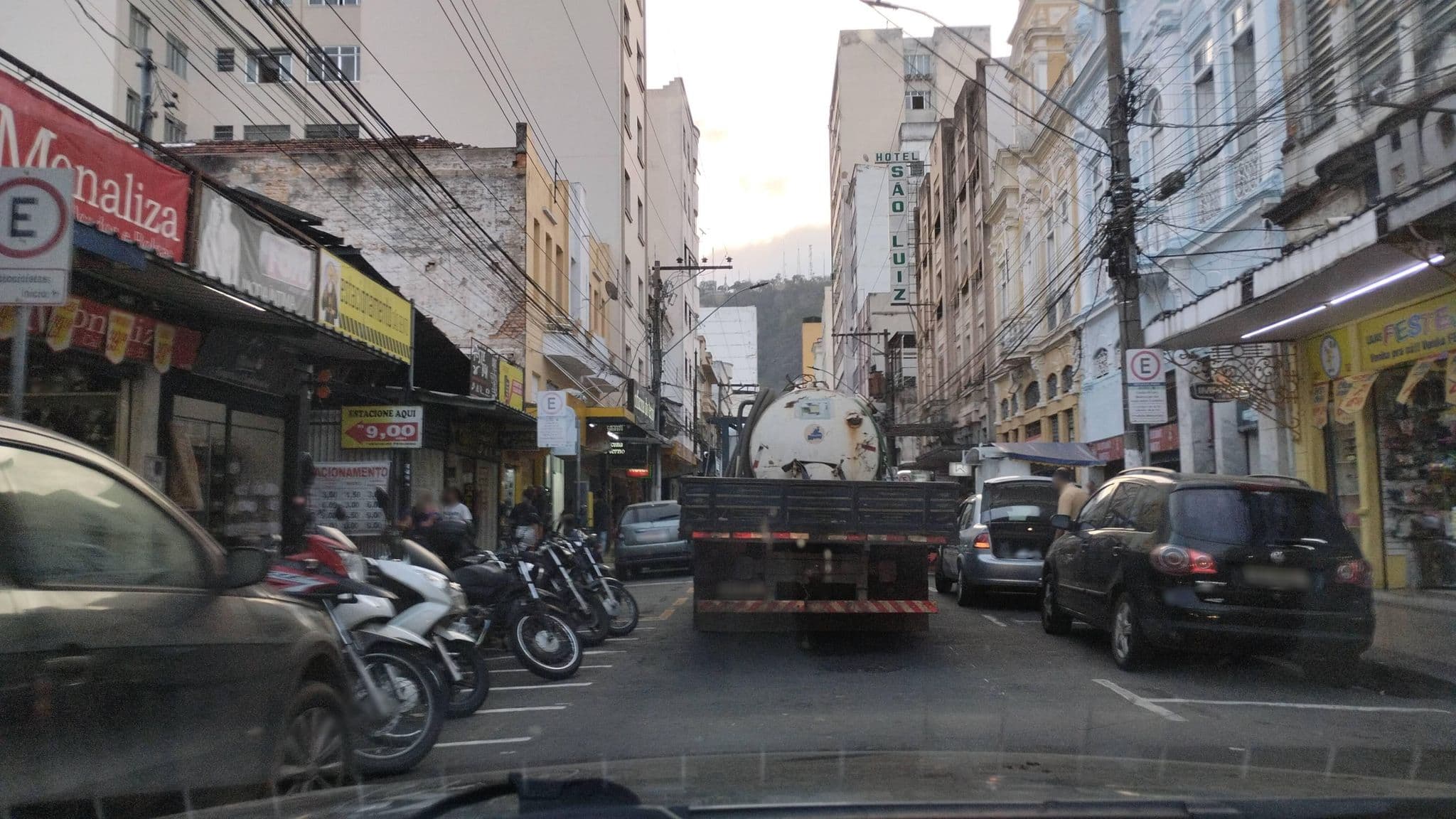 Street view near Hotel Sao Jorge Ltda, Juiz de Fora — © Kaart_Local (CC BY-SA · Mapillary)