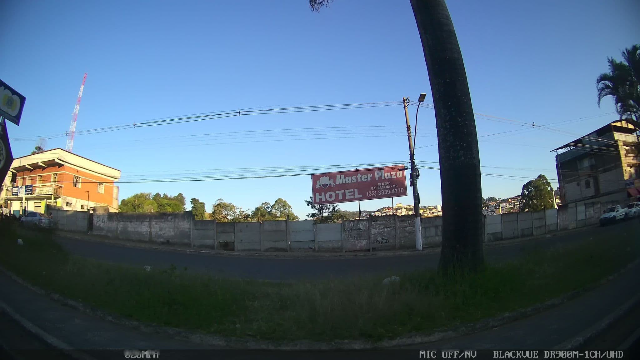 Street view near Colonial Hotel Pousada, Barbacena — © kaart_1 (CC BY-SA · Mapillary)