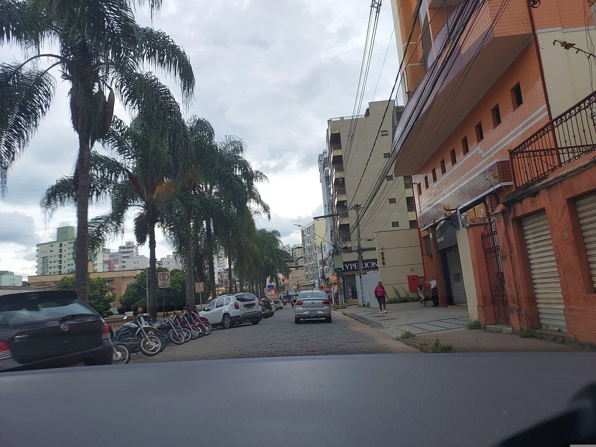 Street view near Principe Hotel - Viçosa MG, Viçosa — © afonsopsantos (CC BY-SA · Mapillary)