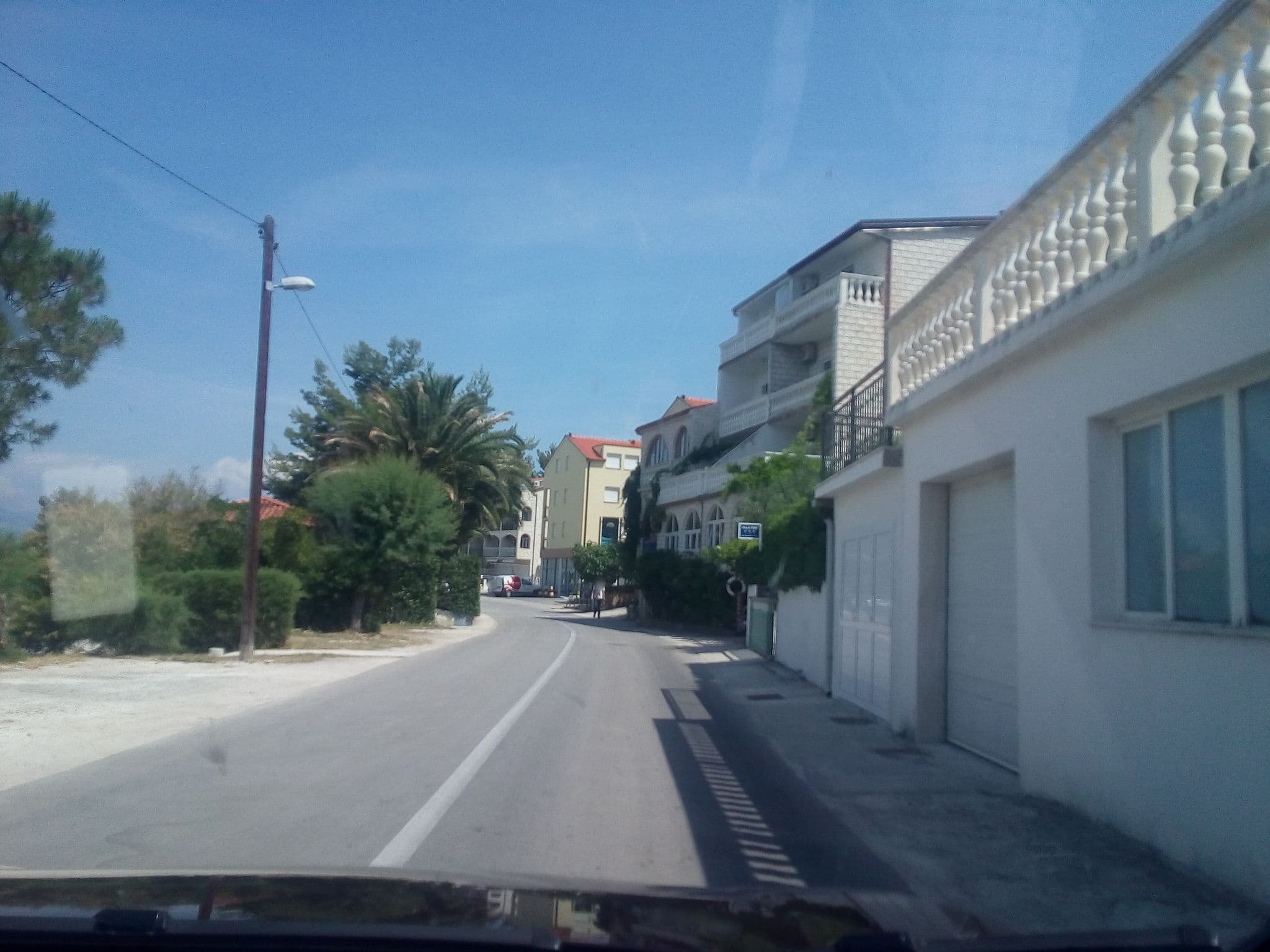 Street view near Villa Bua, Okrug Gornji — © karthoo (CC BY-SA · Mapillary)