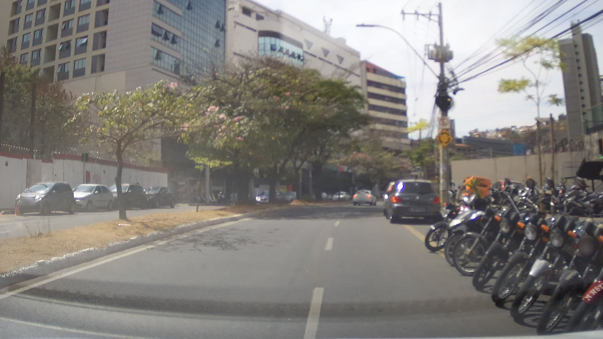 Street view near Pullman Belvedere Hotel, Belo Horizonte — © marciosampaio (CC BY-SA · Mapillary)