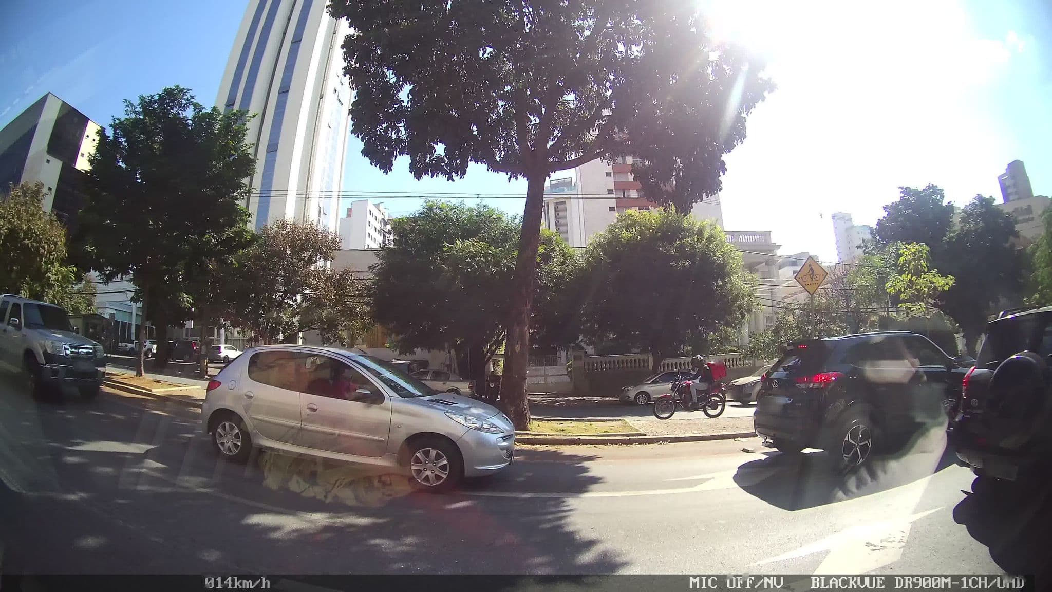Street view near Hotel Platinium, Belo Horizonte — © kaart_2 (CC BY-SA · Mapillary)