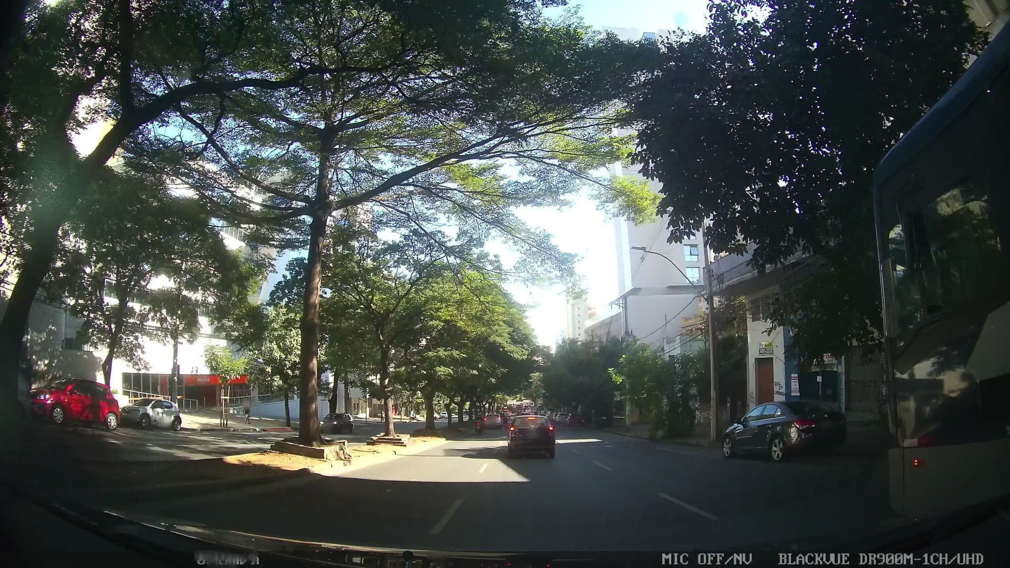 Street view near Samba Rooms Hostel, Belo Horizonte — © kaart_2 (CC BY-SA · Mapillary)