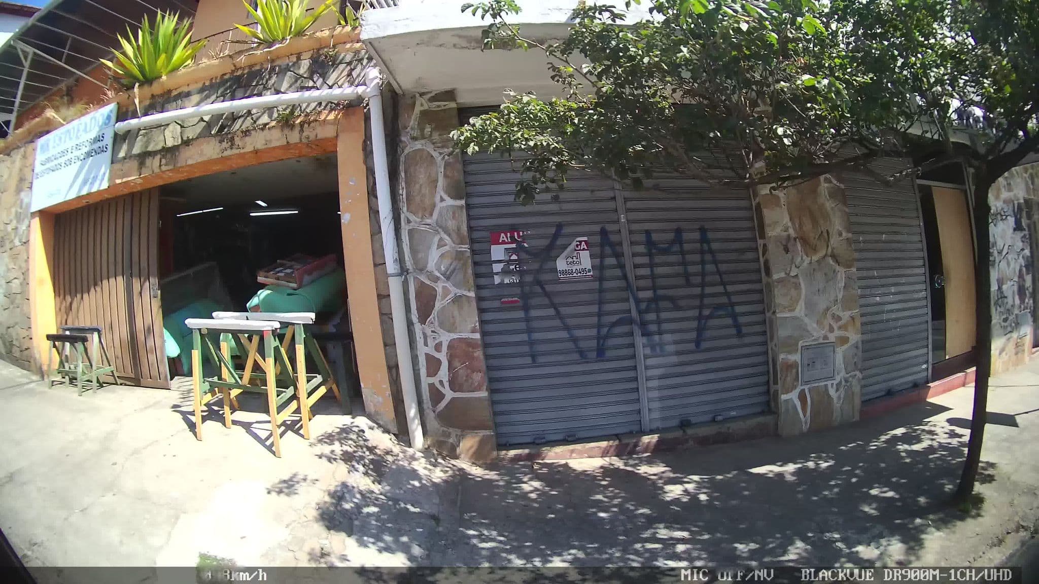 Street view near Pousada Vila Paris, Belo Horizonte — © kaart_2 (CC BY-SA · Mapillary)