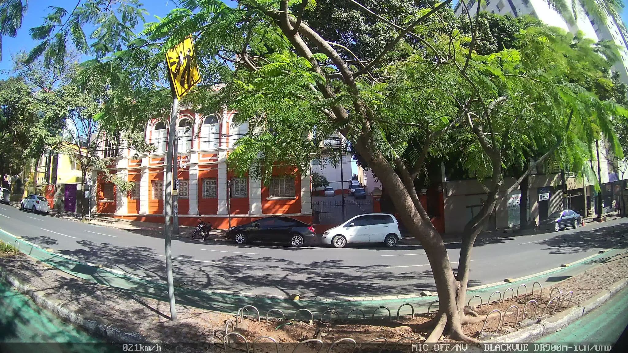 Street view near Pousada das Virtudes, Belo Horizonte — © kaart_2 (CC BY-SA · Mapillary)