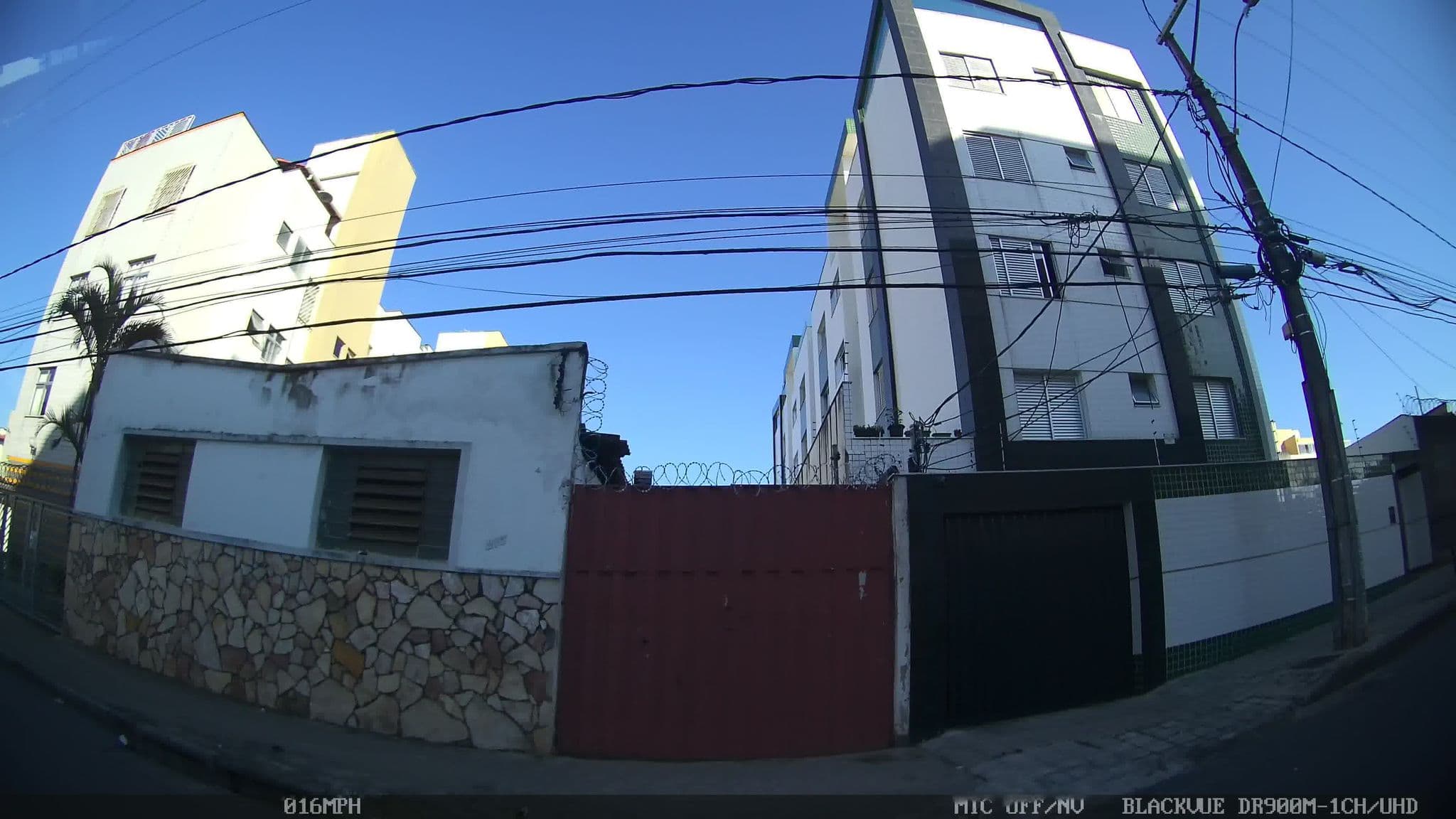 Street view near Albergue Lourdes, Belo Horizonte — © kaart_1 (CC BY-SA · Mapillary)