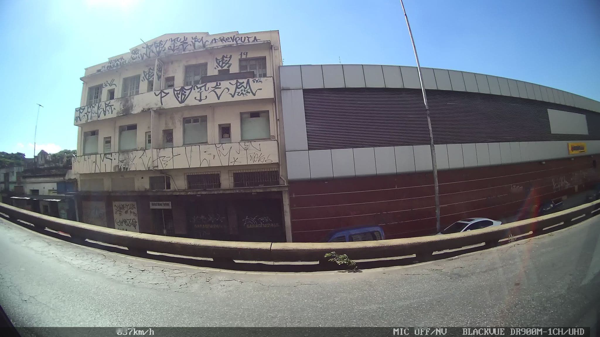 Street view near Hotel Chiari, Belo Horizonte — © kaart_2 (CC BY-SA · Mapillary)