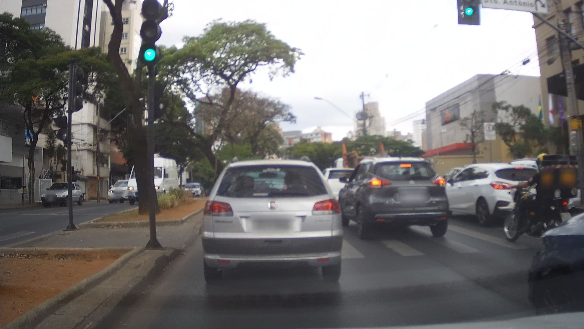 Street view near Room 1909, Belo Horizonte — © marciosampaio (CC BY-SA · Mapillary)