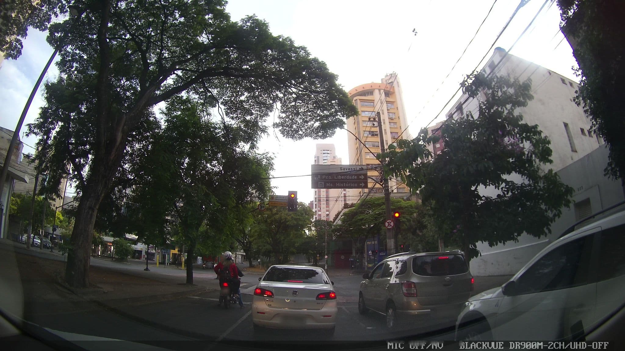 Street view near Kithotel, Belo Horizonte — © marciosampaio (CC BY-SA · Mapillary)