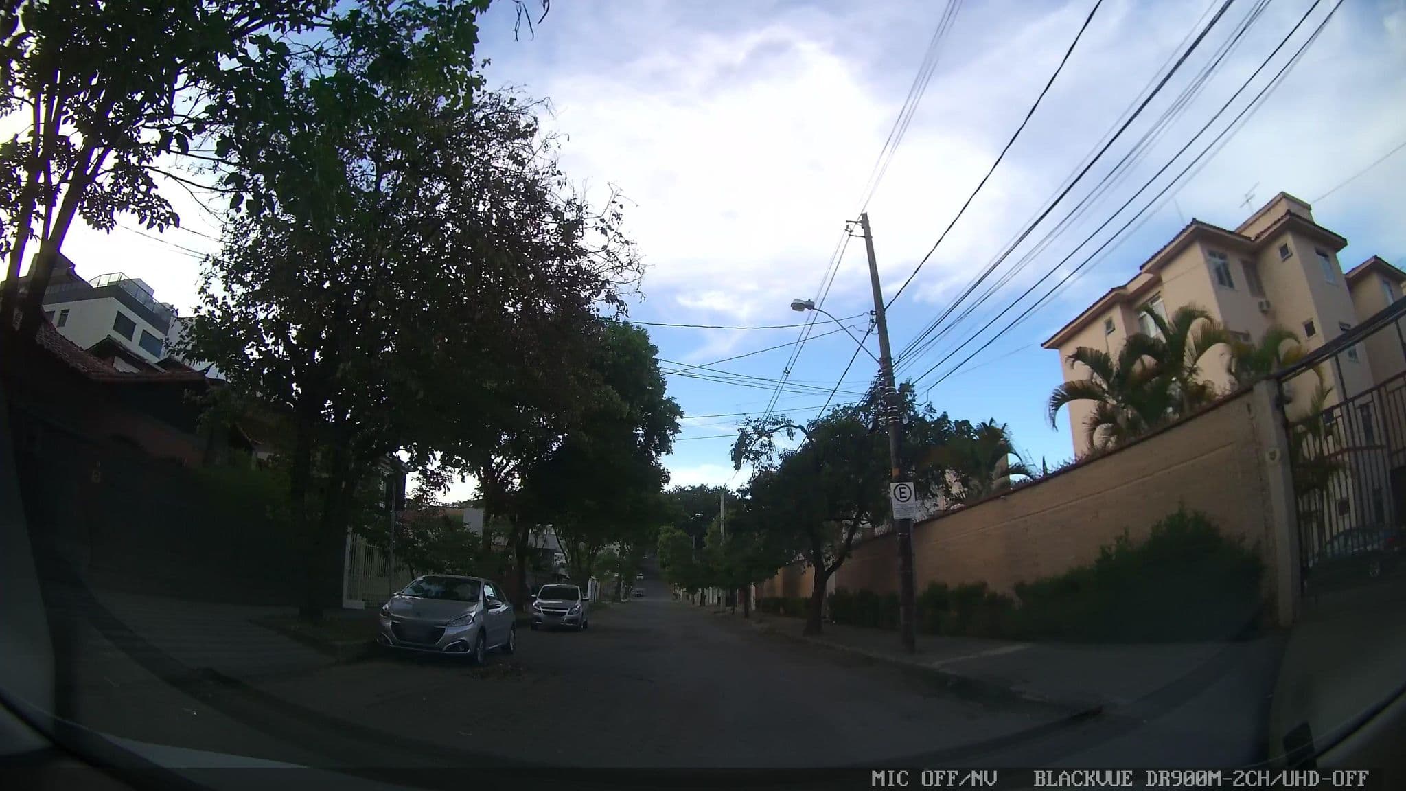 Street view near Pampulha Flat, Belo Horizonte — © marciosampaio (CC BY-SA · Mapillary)