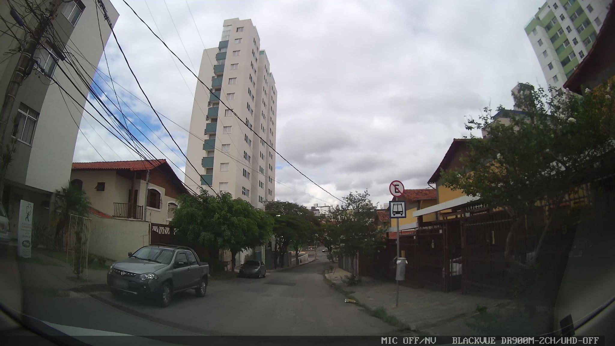 Street view near Chamon Ville Hospedagem, Belo Horizonte — © marciosampaio (CC BY-SA · Mapillary)