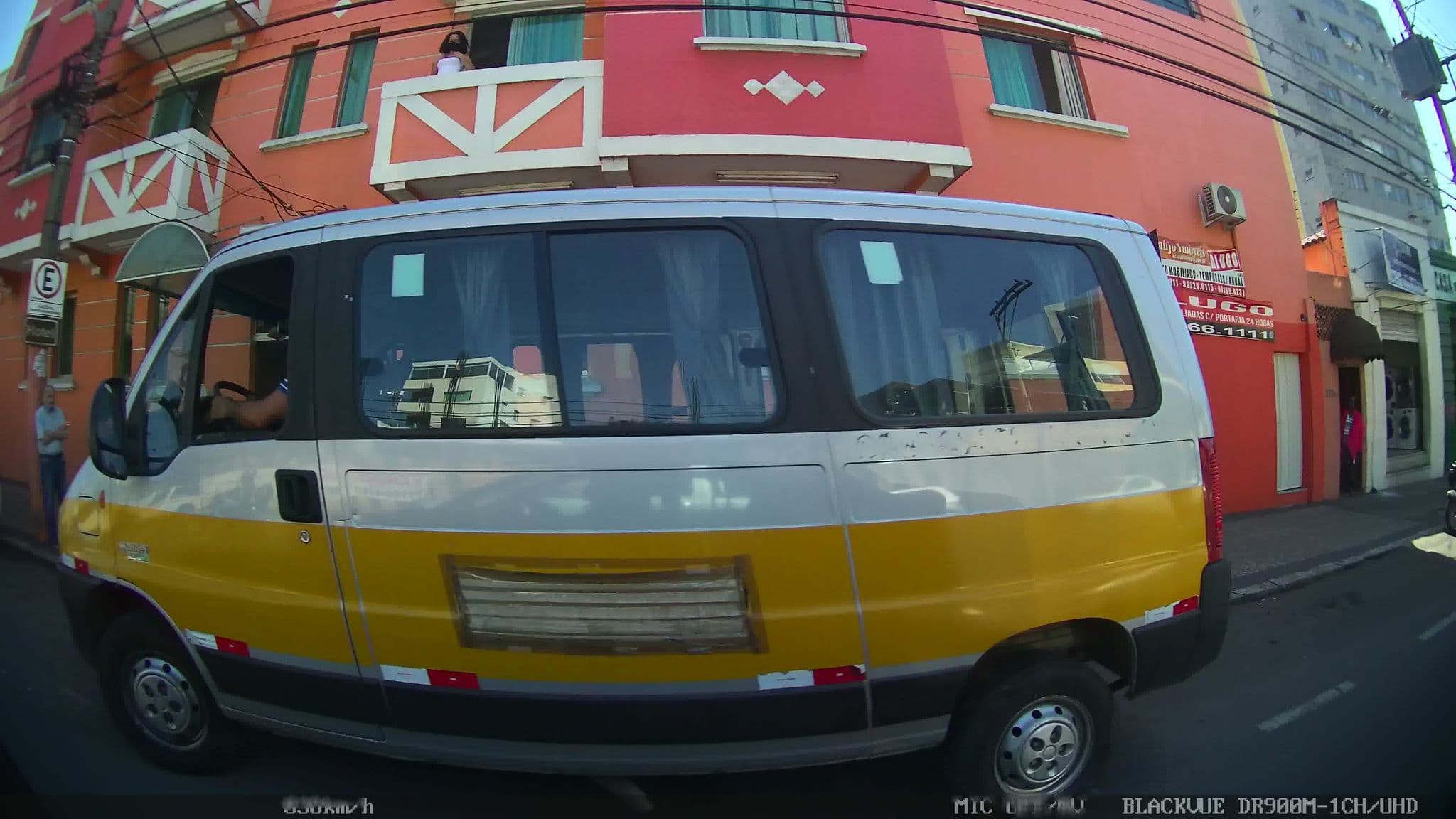 Street view near Hotel Campos Gerais, Belo Horizonte — © kaart_2 (CC BY-SA · Mapillary)