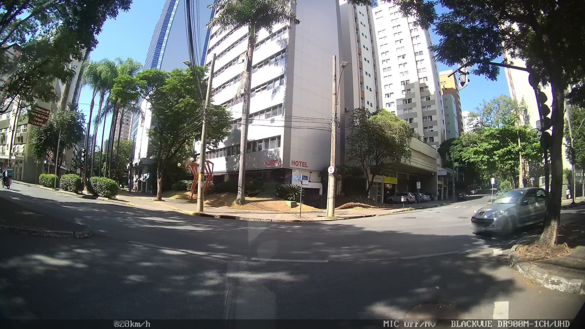 Street view near Hotel Oscar Gold Savassi, Belo Horizonte — © kaart_2 (CC BY-SA · Mapillary)