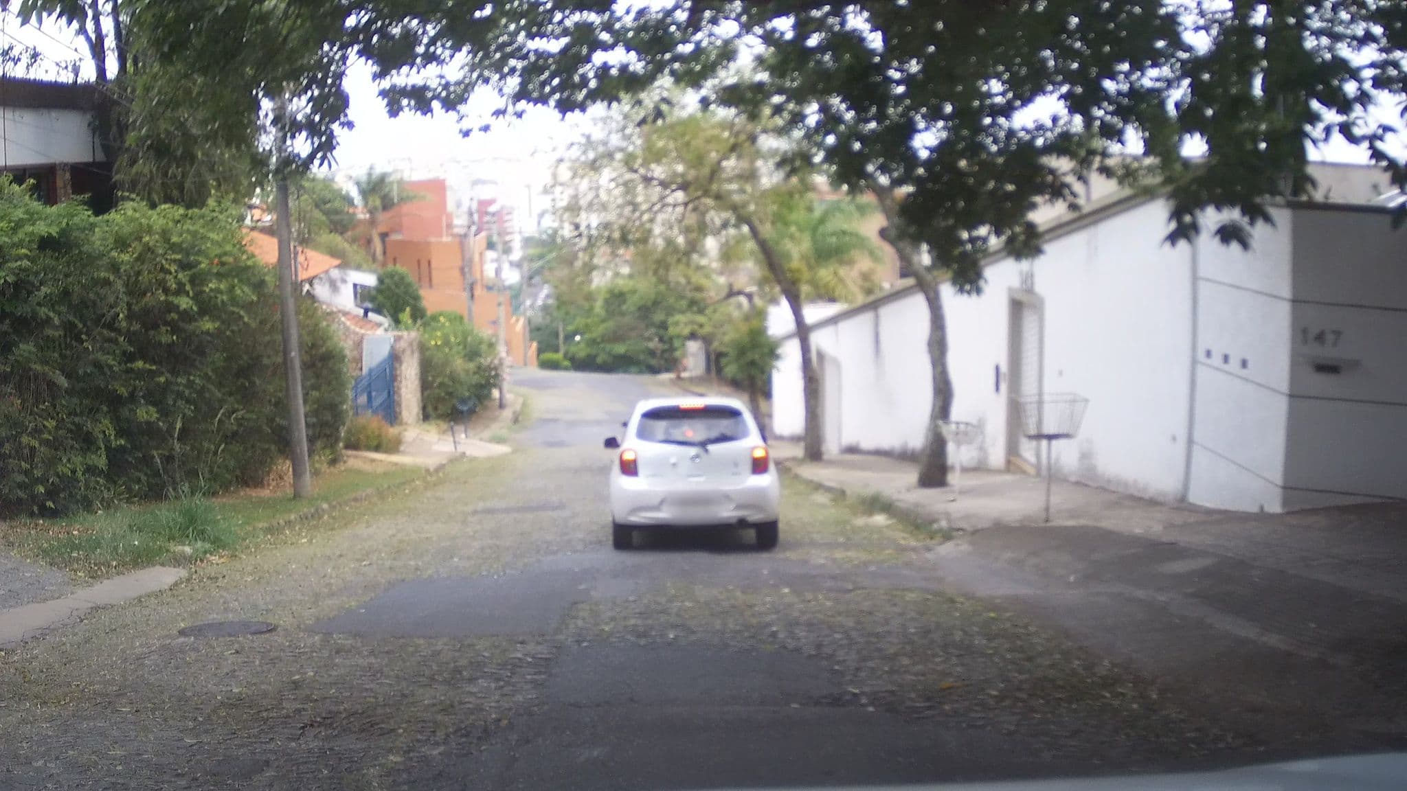 Street view near Pousada Mangabeiras, Belo Horizonte — © marciosampaio (CC BY-SA · Mapillary)