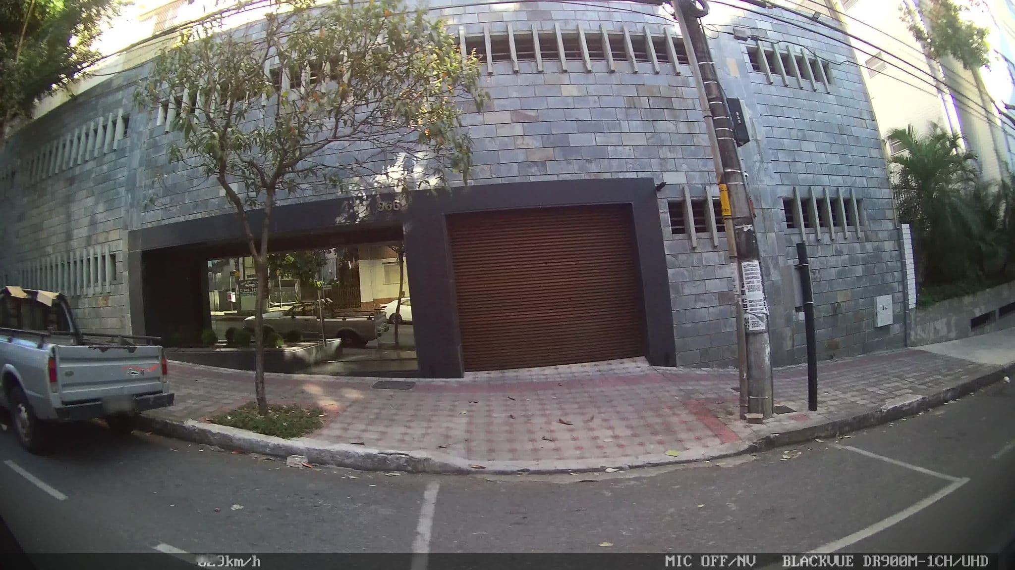 Street view near Hotel Sion, Belo Horizonte — © kaart_2 (CC BY-SA · Mapillary)