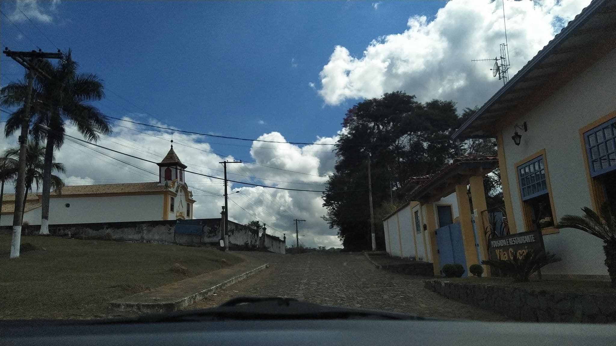 Street view near Pousada Vila Cocais, Barão de Cocais — © MuitoAlemdasFronteiras (CC BY-SA · Mapillary)