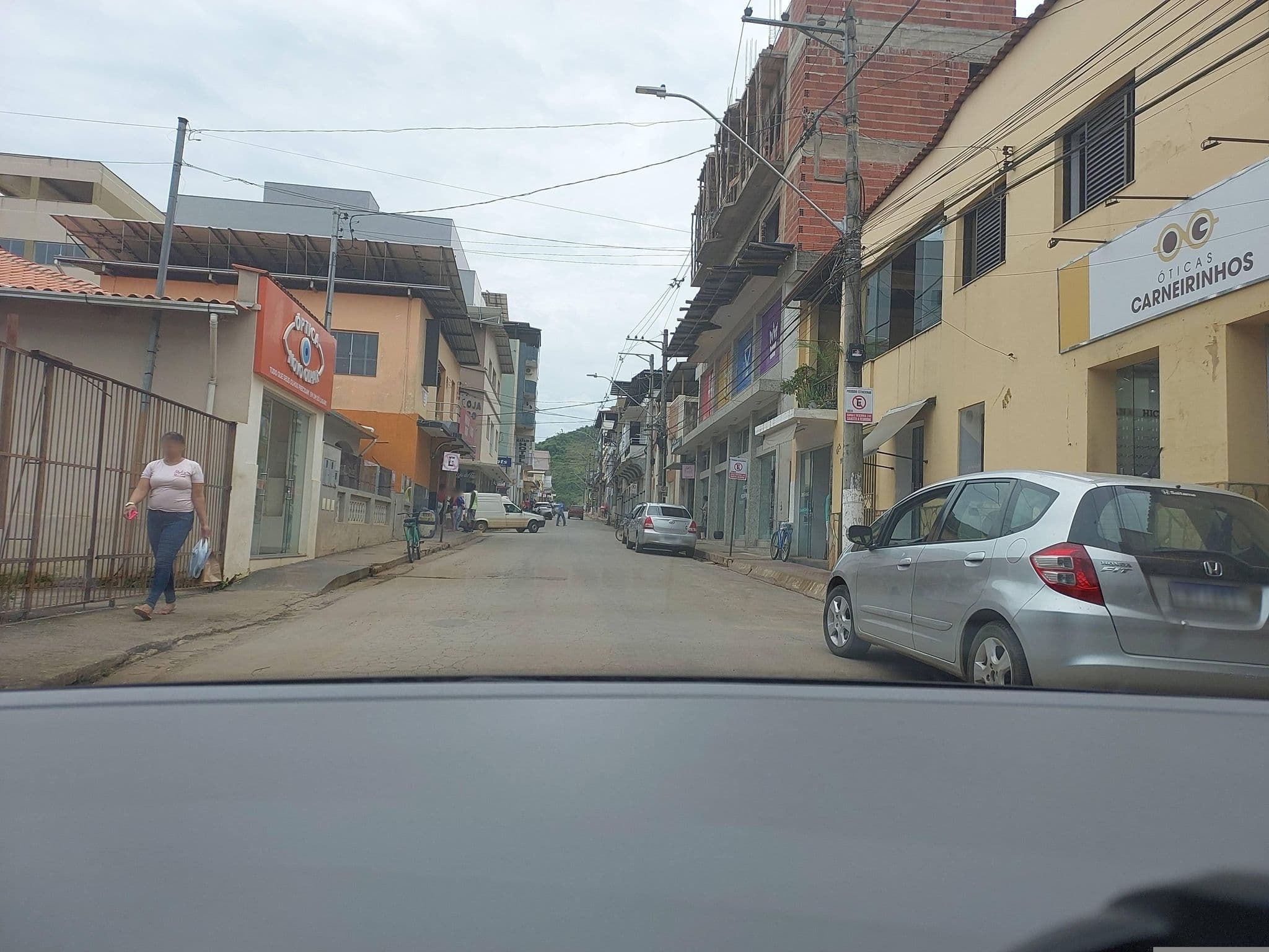 Street view near Hotel Rafain, Alvinópolis — © afonsopsantos (CC BY-SA · Mapillary)