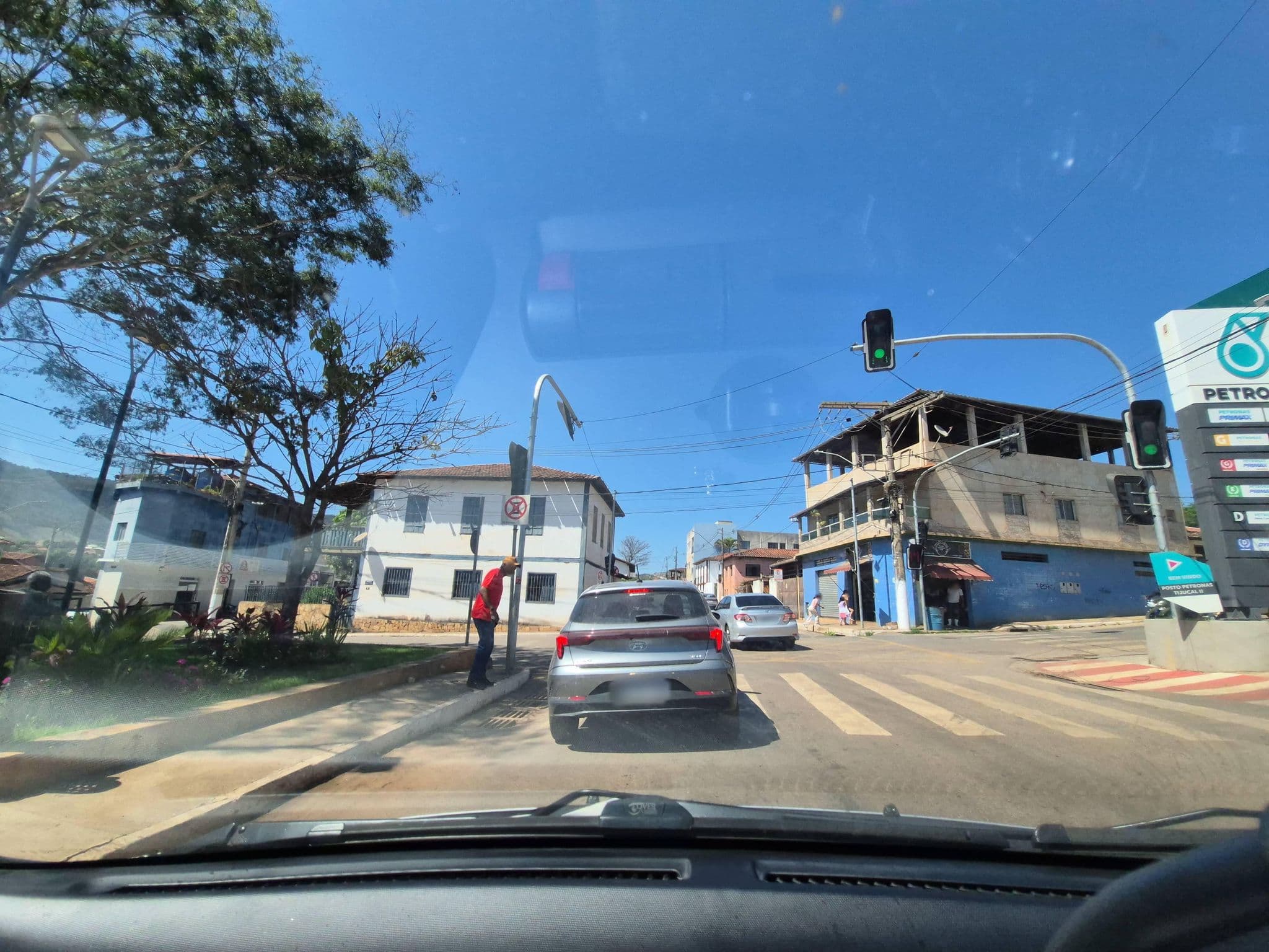 Street view near Pousada Santa Barbara, Conceição do Mato Dentro — © JoyceSC (CC BY-SA · Mapillary)