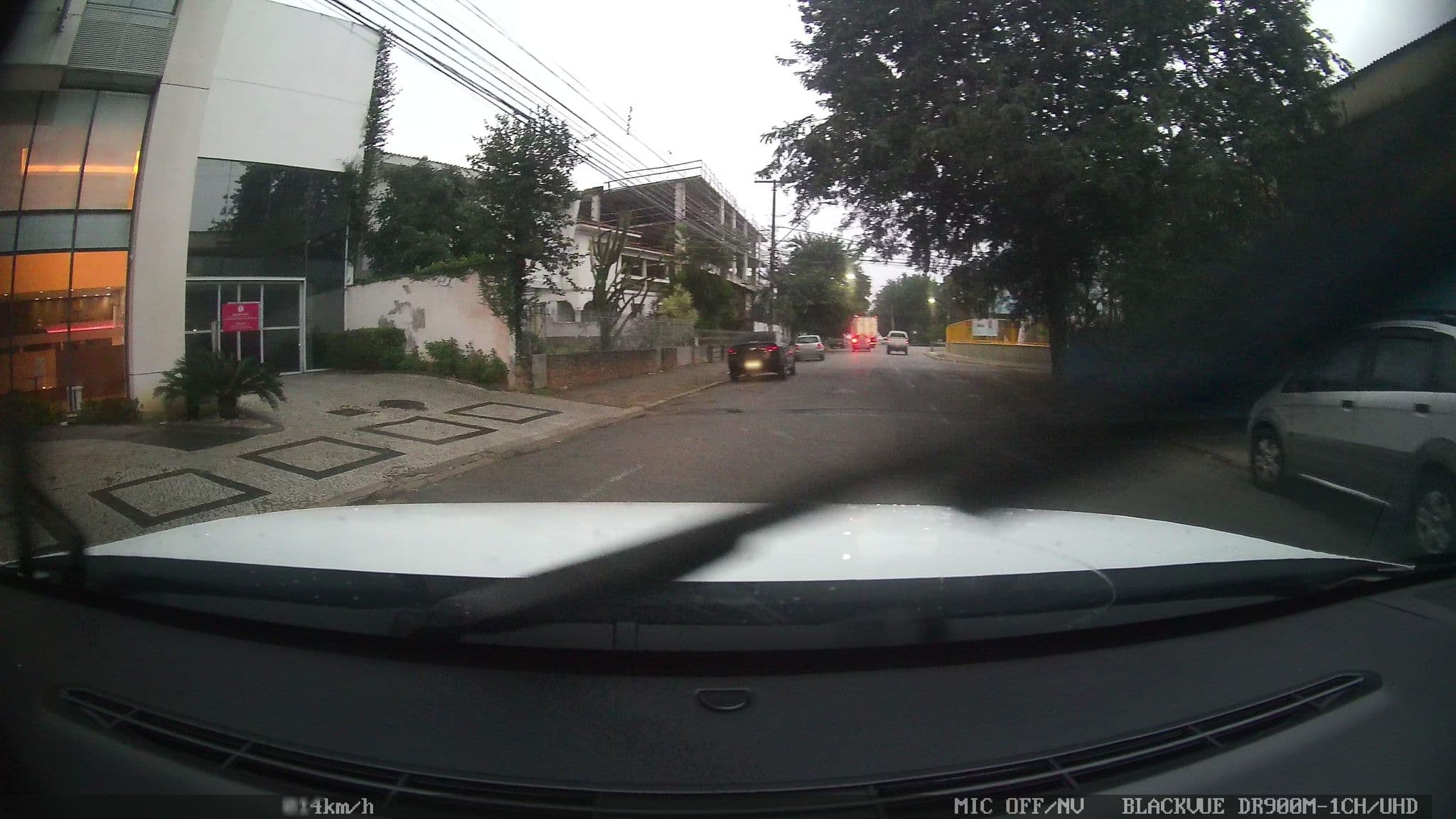 Street view near Ramada Hotel & Suítes Campos dos Goytacazes, Campos dos Goytacazes — © kaart_2 (CC BY-SA · Mapillary)