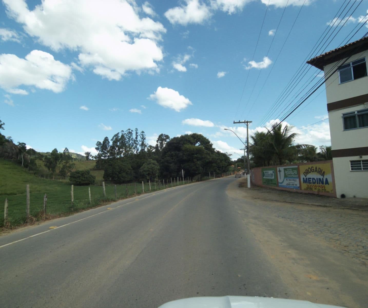 Street view near Hotel Rezende, São José do Calçado — © projevias (CC BY-SA · Mapillary)