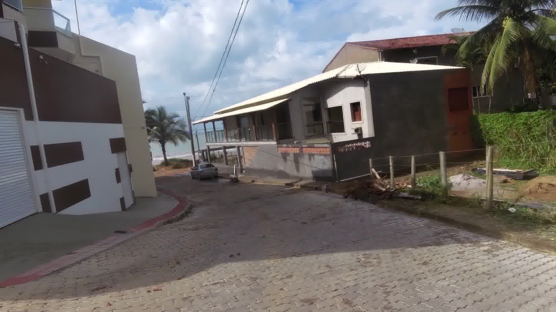 Street view near Pousada Das Castanheiras, Piúma — © skippern (CC BY-SA · Mapillary)