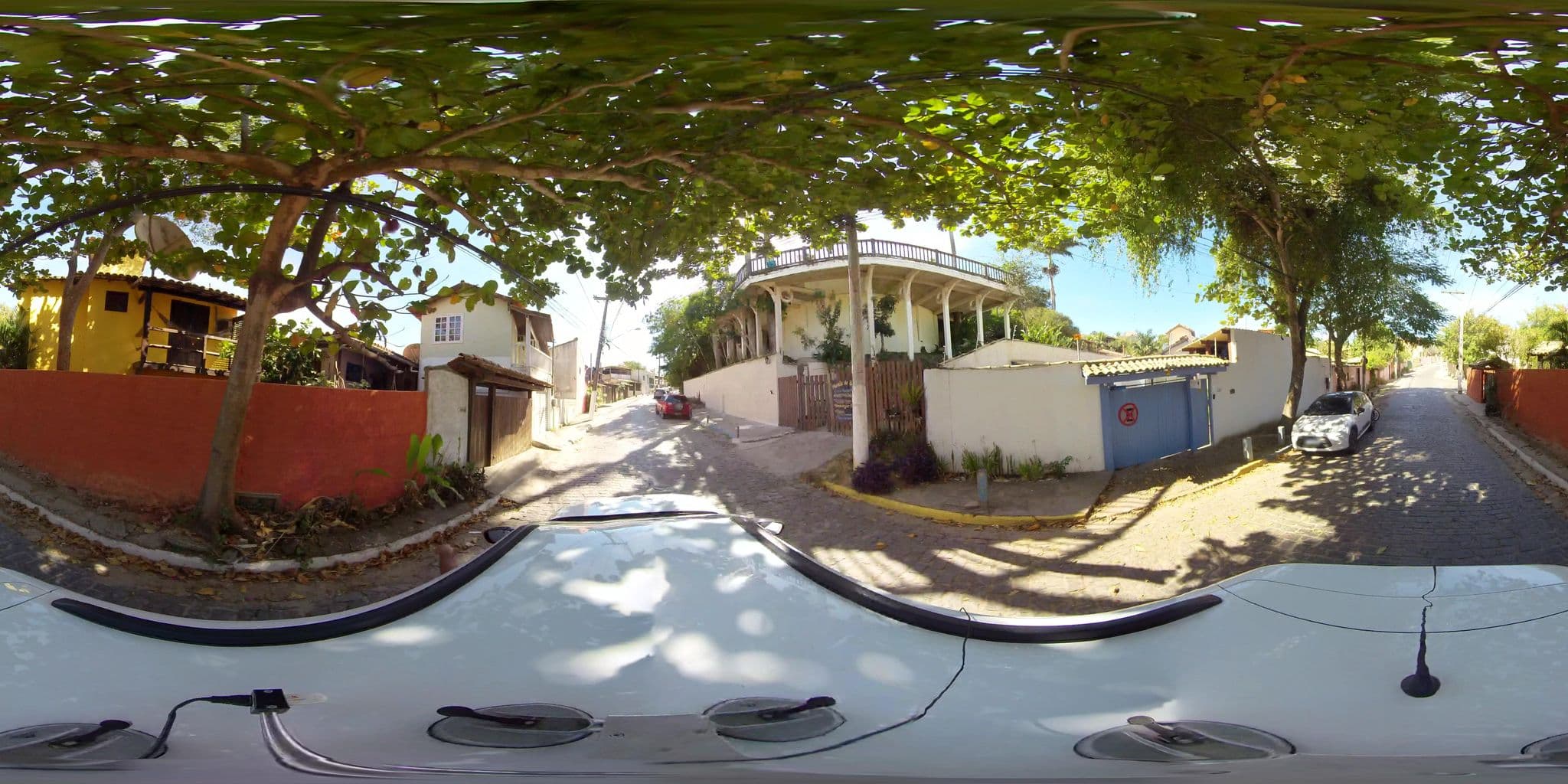 Street view near Peixe Crew Guest House, Armação dos Búzios — © 360 (CC BY-SA · Mapillary)