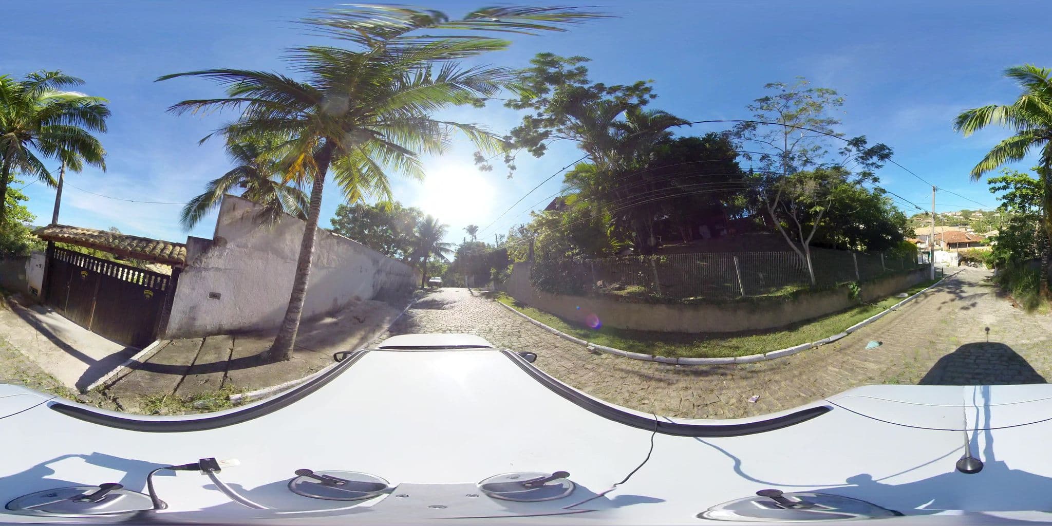 Street view near Ferradura Inn Exclusive, Armação dos Búzios — © 360 (CC BY-SA · Mapillary)