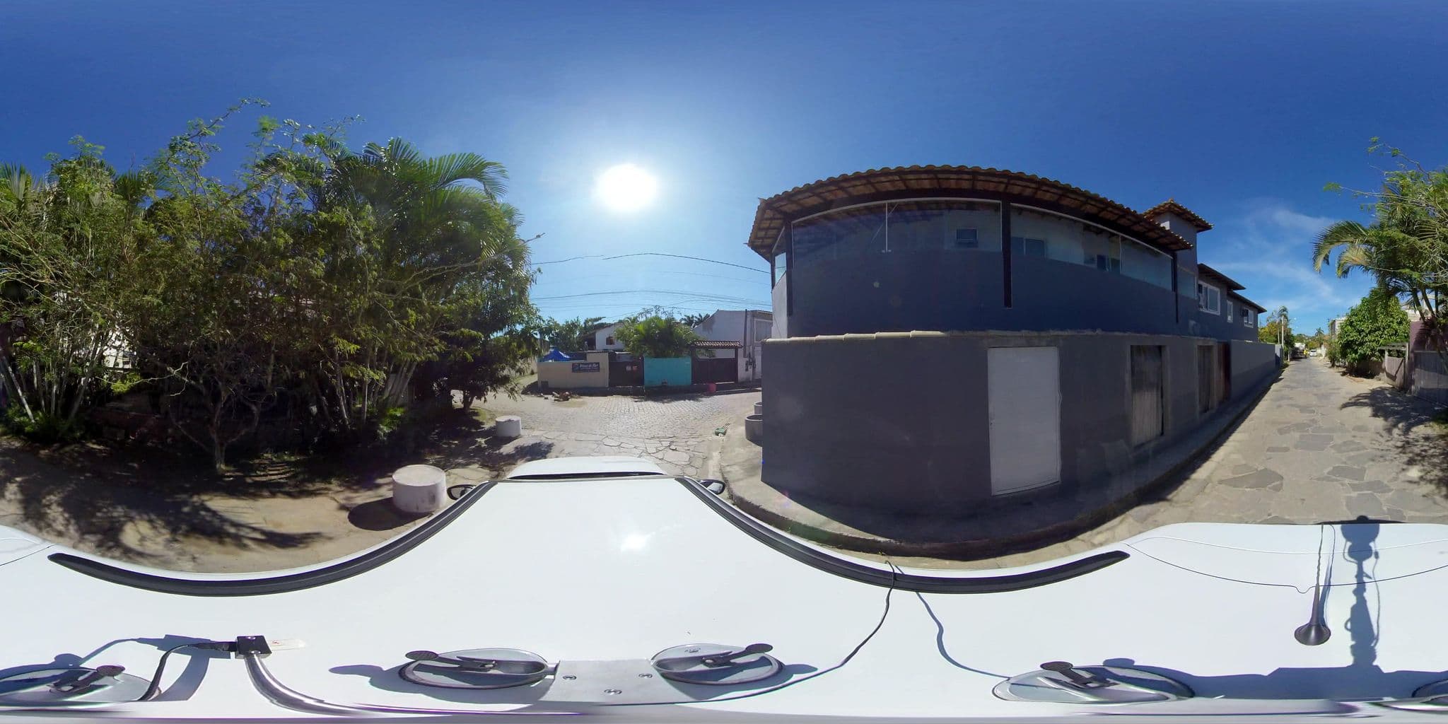 Street view near Takahouse, Armação dos Búzios — © 360 (CC BY-SA · Mapillary)