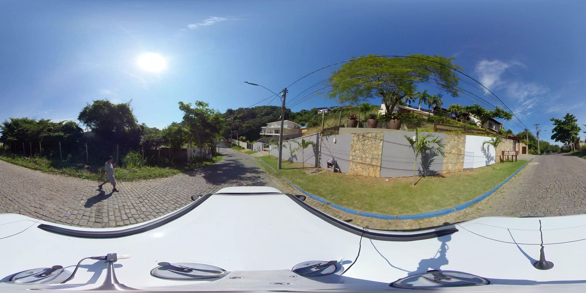 Street view near Ilha Branca Exclusive Hotel, Armação dos Búzios — © 360 (CC BY-SA · Mapillary)