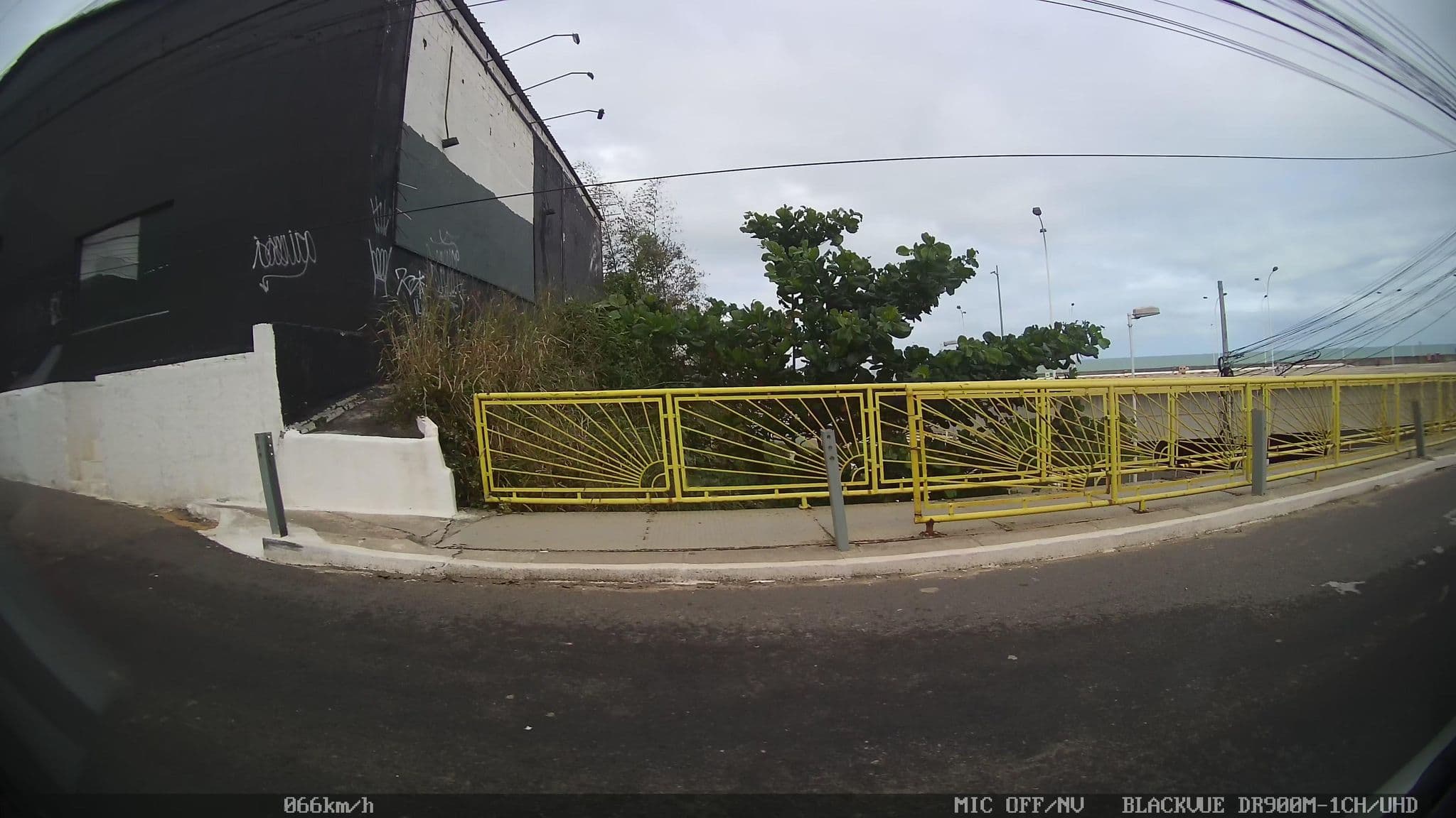 Street view near Pousada Raio De Sol, Macaé — © kaart_2 (CC BY-SA · Mapillary)