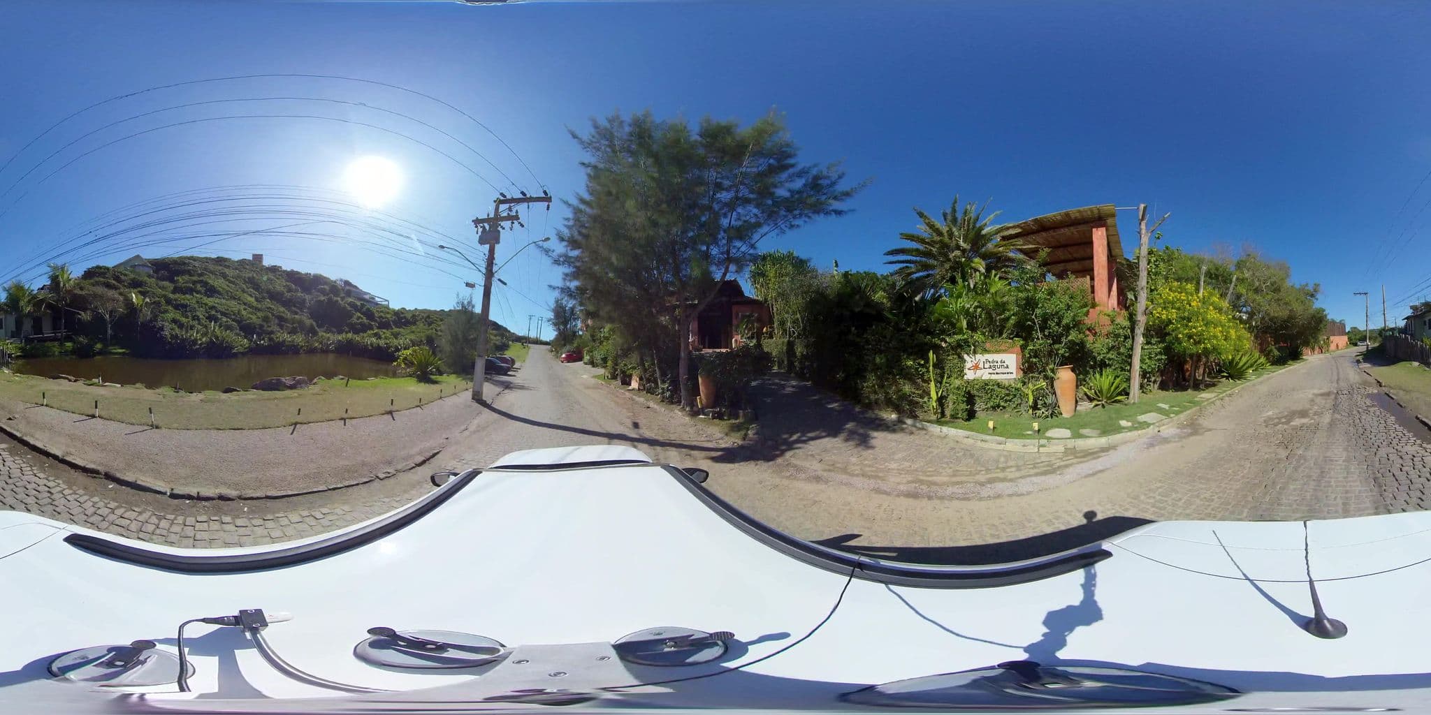 Street view near Pousada Pedra da Laguna, Armação dos Búzios — © 360 (CC BY-SA · Mapillary)